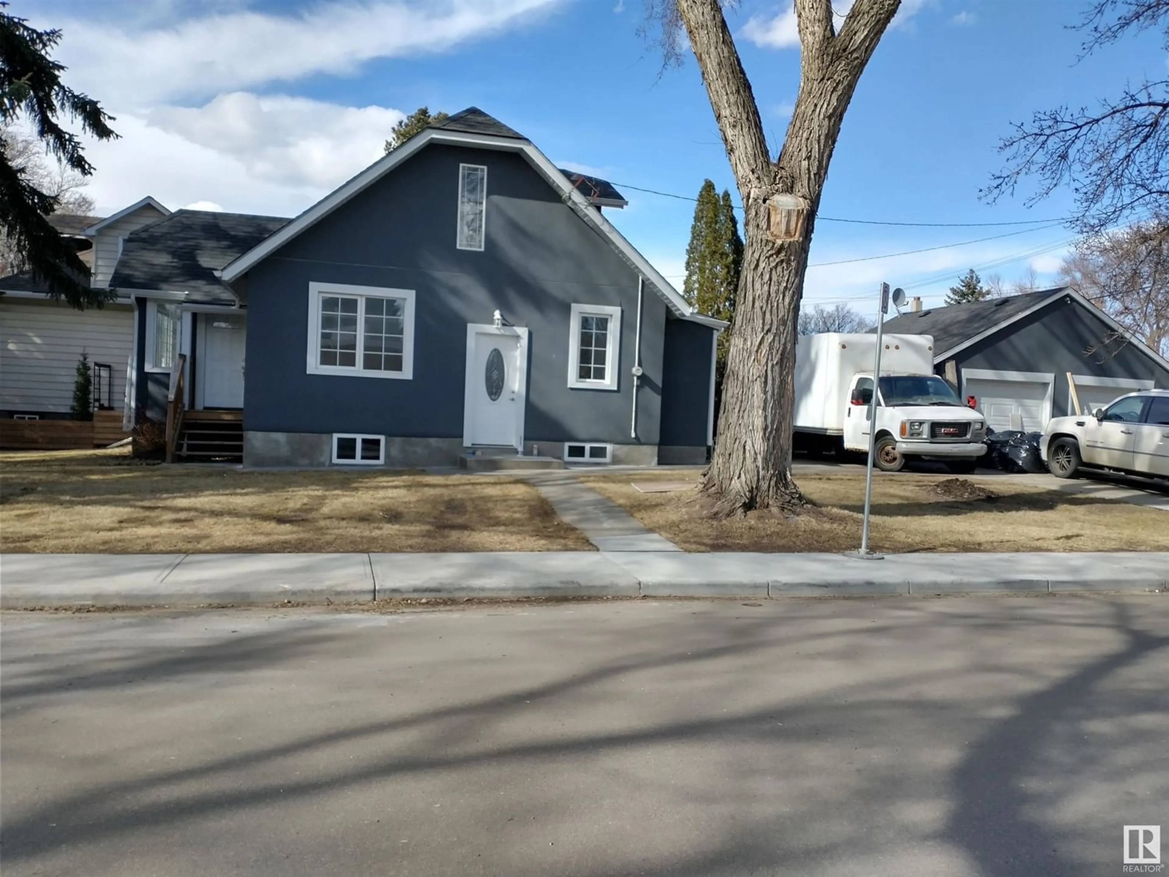Frontside or backside of a home for 11503 66 ST NW, Edmonton Alberta T5B1J1