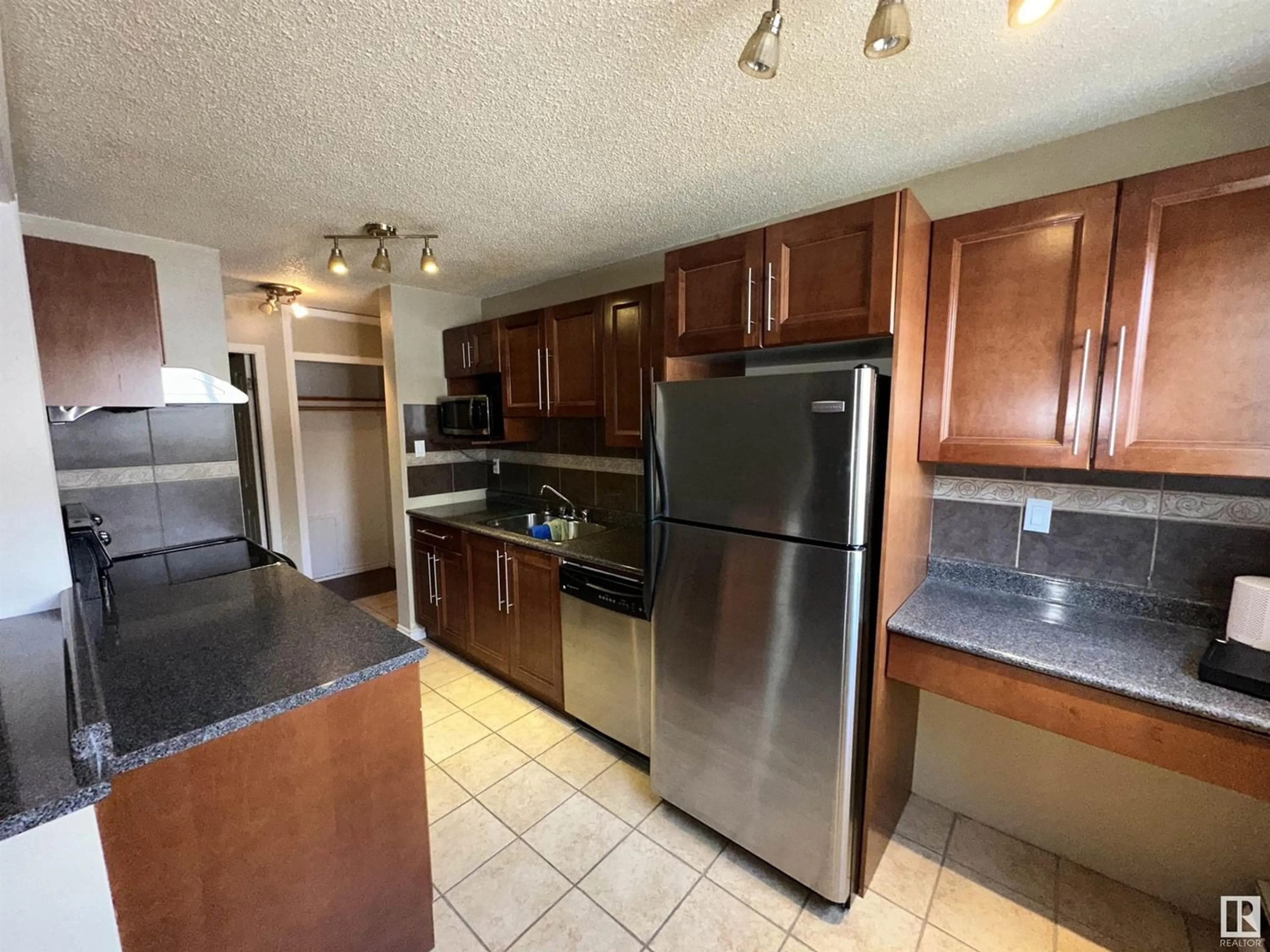 Standard kitchen for #103 10746 80 AV NW, Edmonton Alberta T6E1V8