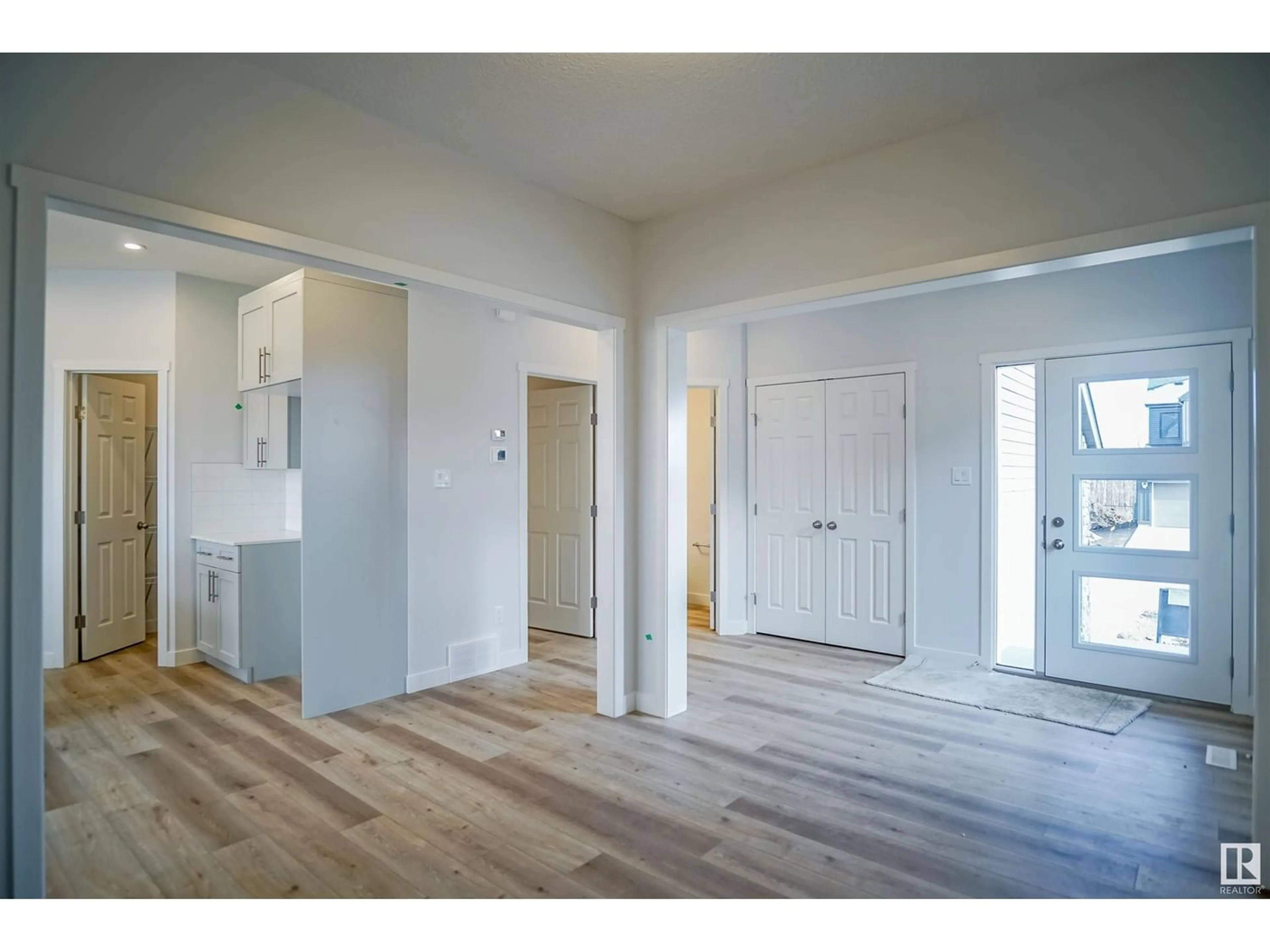 Indoor entryway for 17412 7 ST NE, Edmonton Alberta T5Y3K7