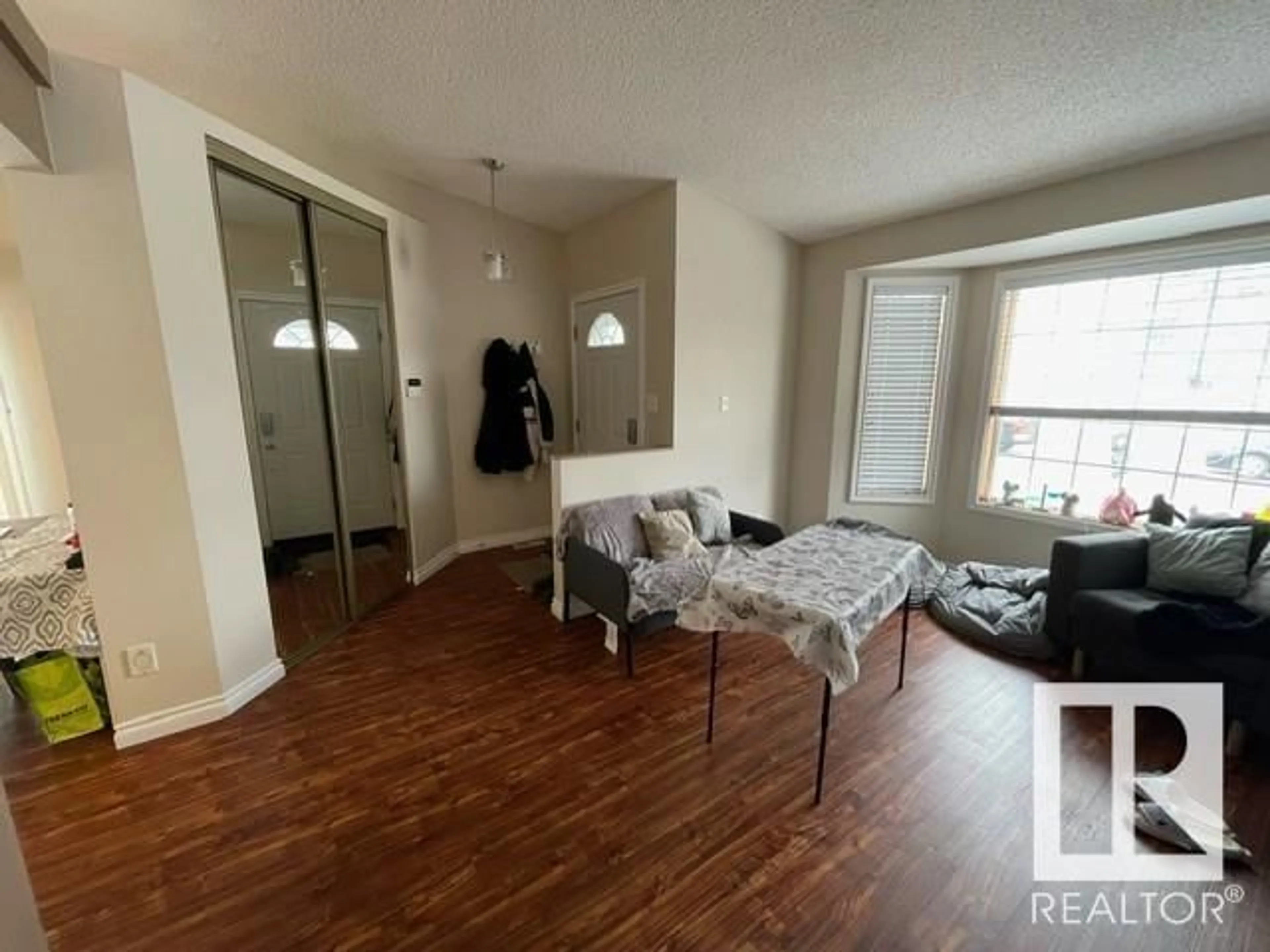 A pic of a room for 8025 15A AV NW, Edmonton Alberta T6K4E2