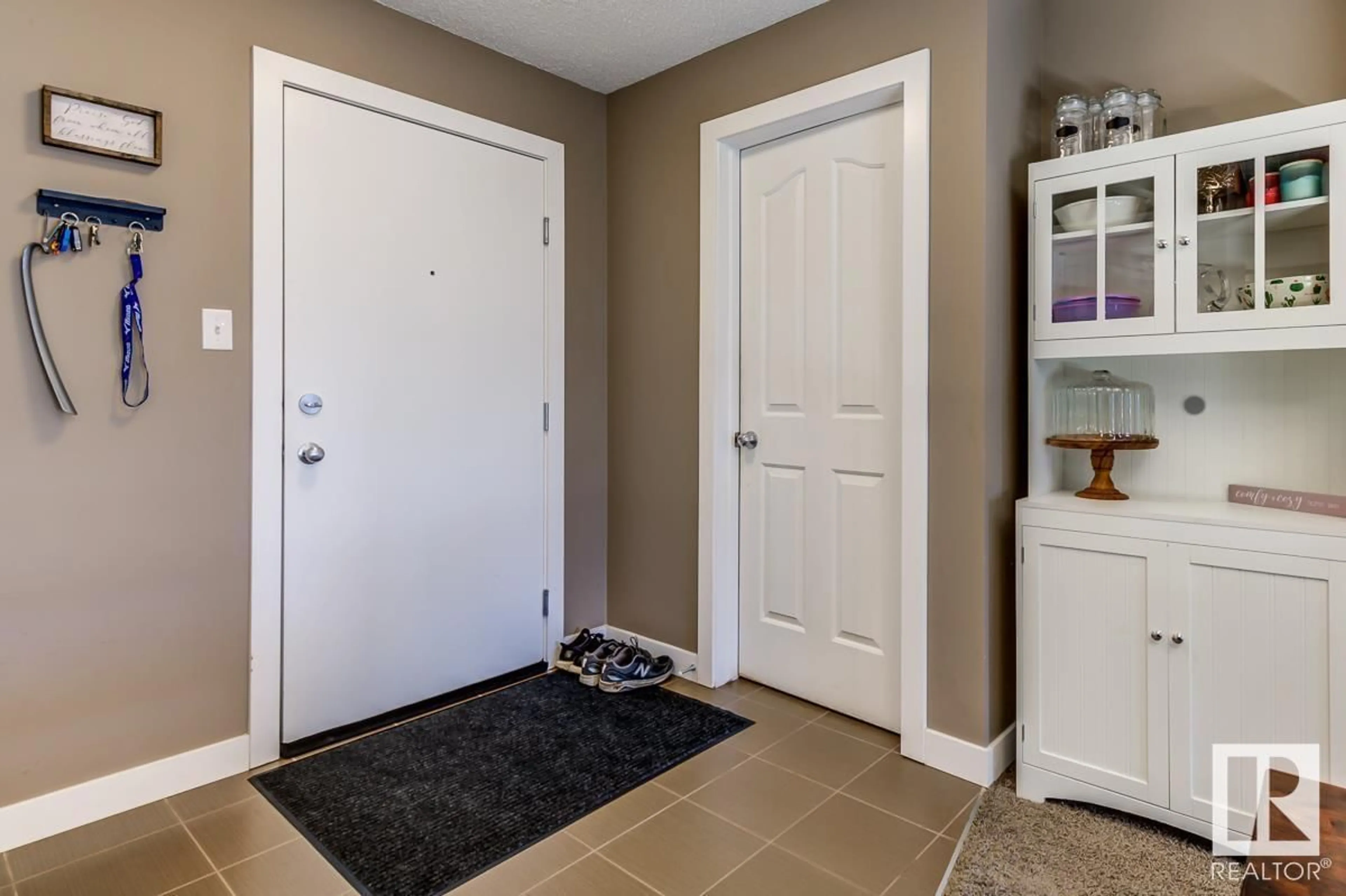 Indoor entryway for #310 11812 22 AV SW SW, Edmonton Alberta T6W2A2