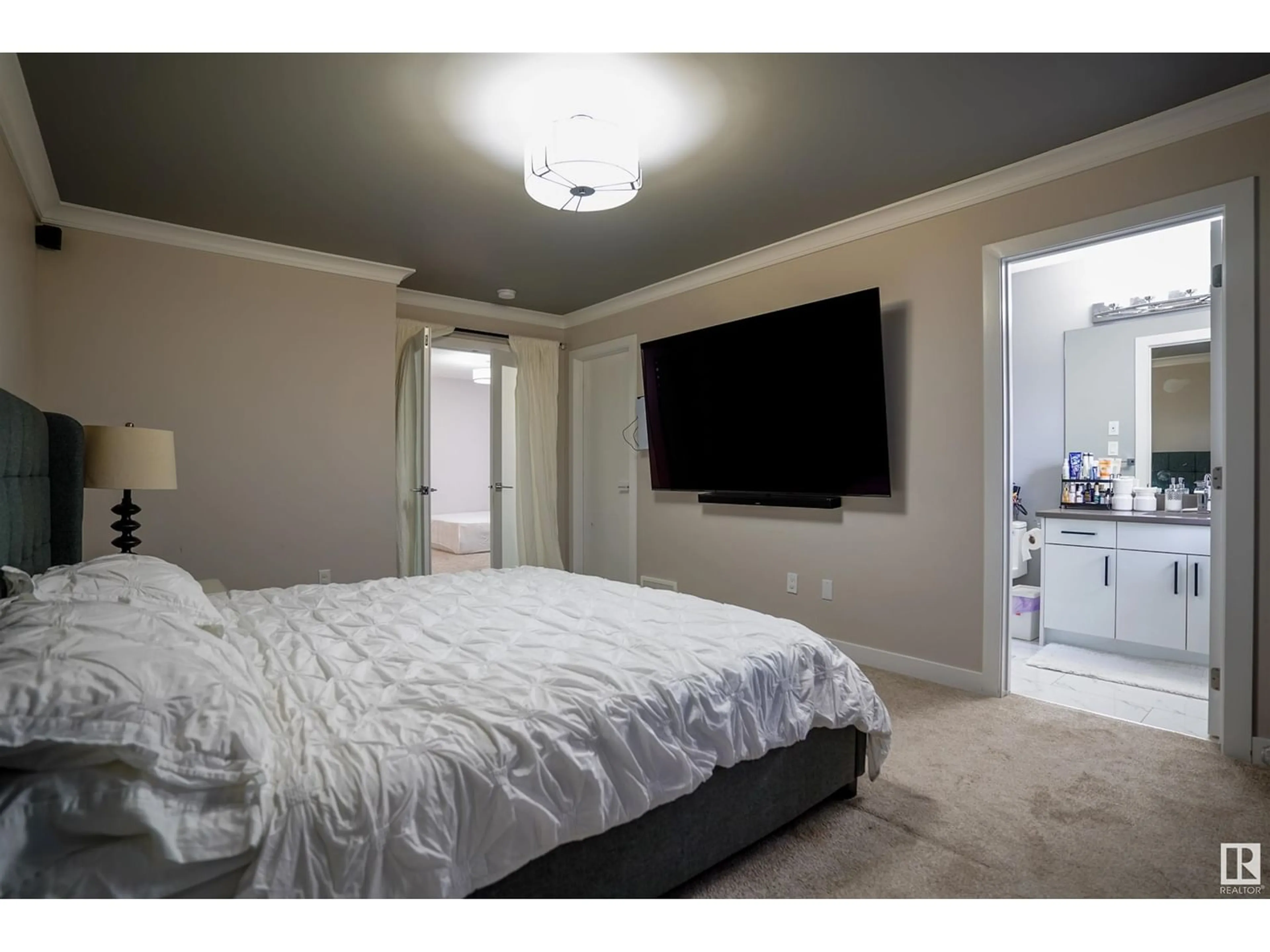 A pic of a room for #34 1703 16 AV NW, Edmonton Alberta T6T2C3