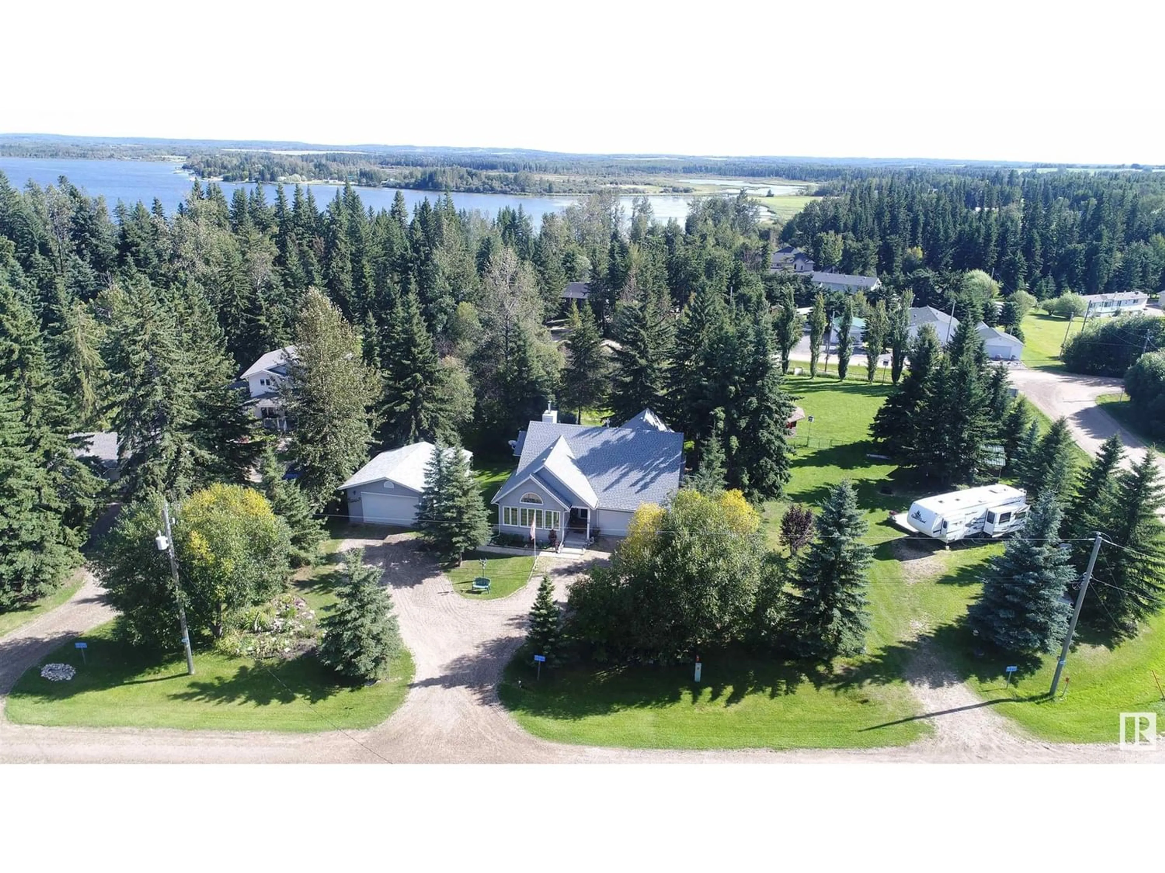 Cottage for 105 62036 TWP 462, Rural Wetaskiwin County Alberta T0C0T0