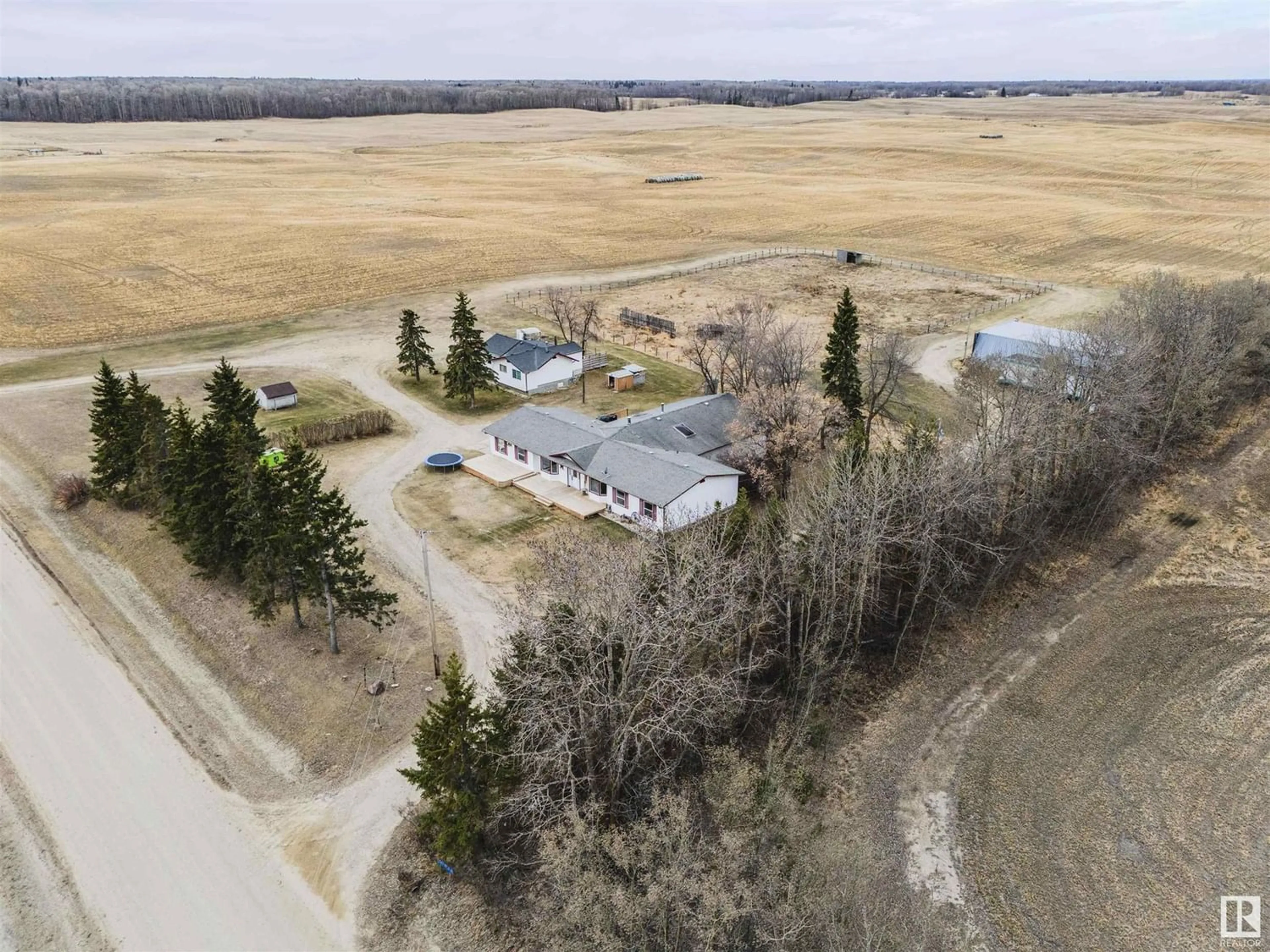 Outside view for 54032 Rge Rd 34, Rural Lac Ste. Anne County Alberta T0E0A1