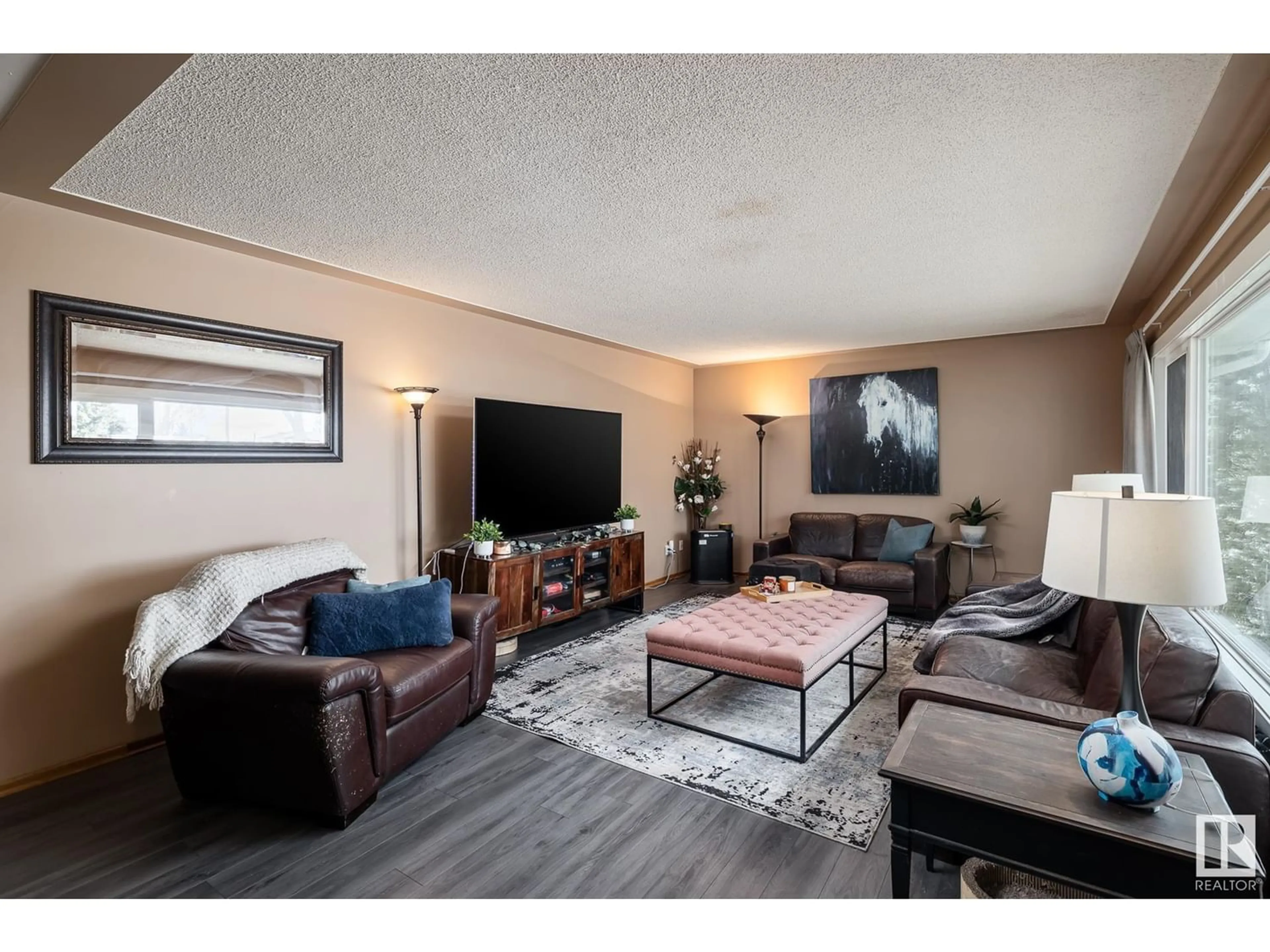 Living room for 12831 106 ST NW, Edmonton Alberta T5E4T5