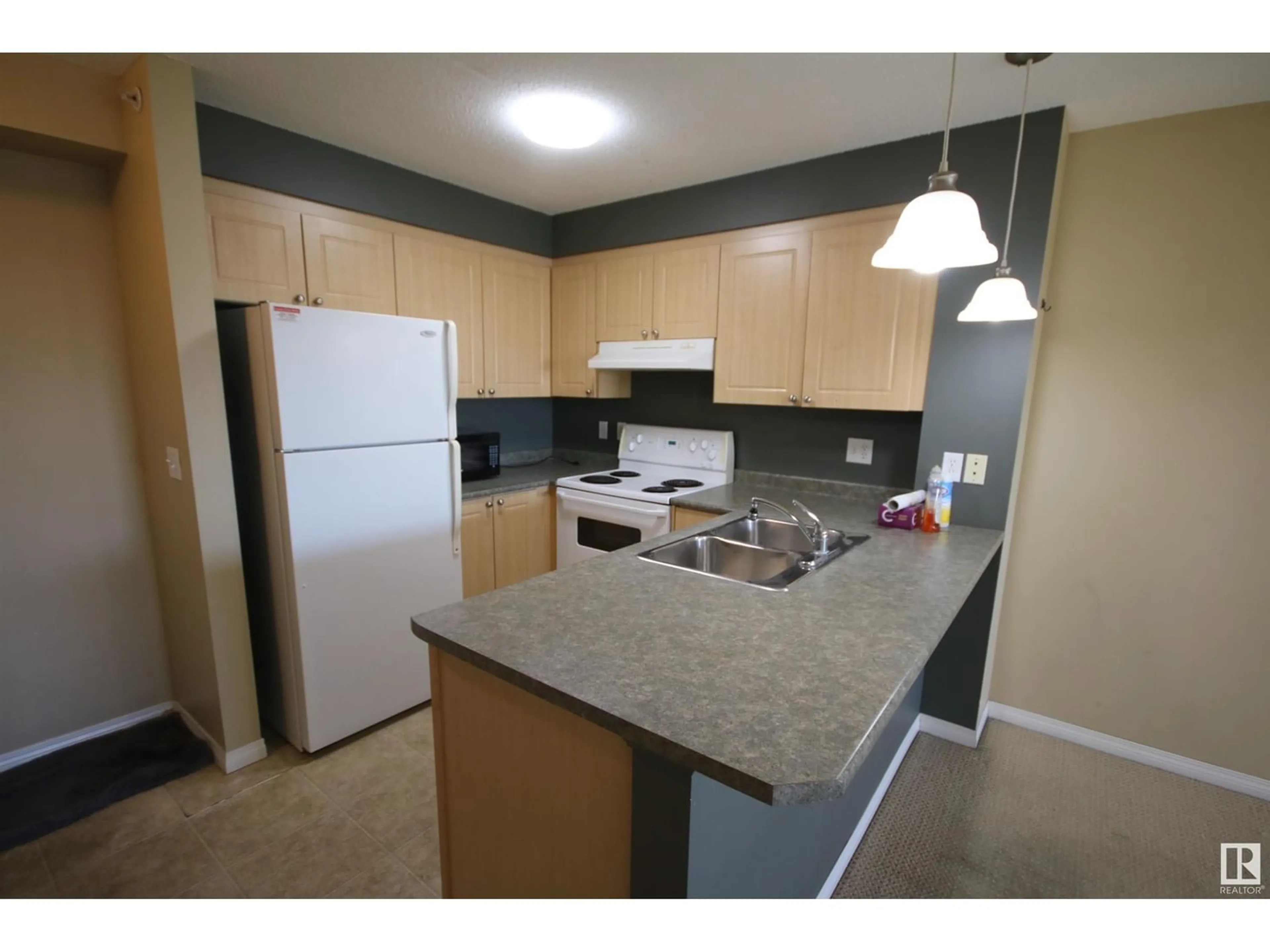 Standard kitchen for #410 636 MCALLISTER LO SW, Edmonton Alberta T6W1N4