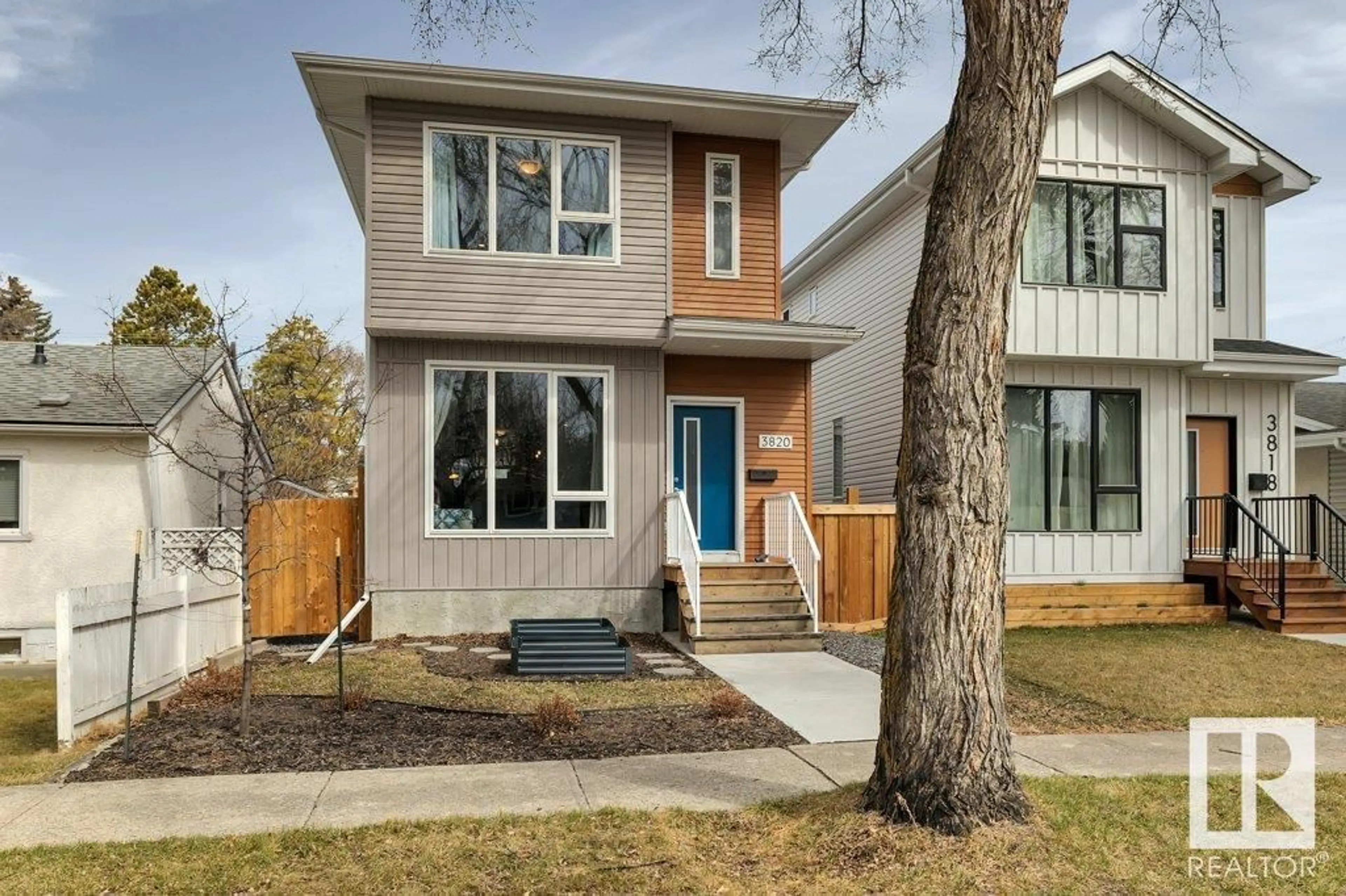 Frontside or backside of a home for 3820 113 AV NW, Edmonton Alberta T5W0R1