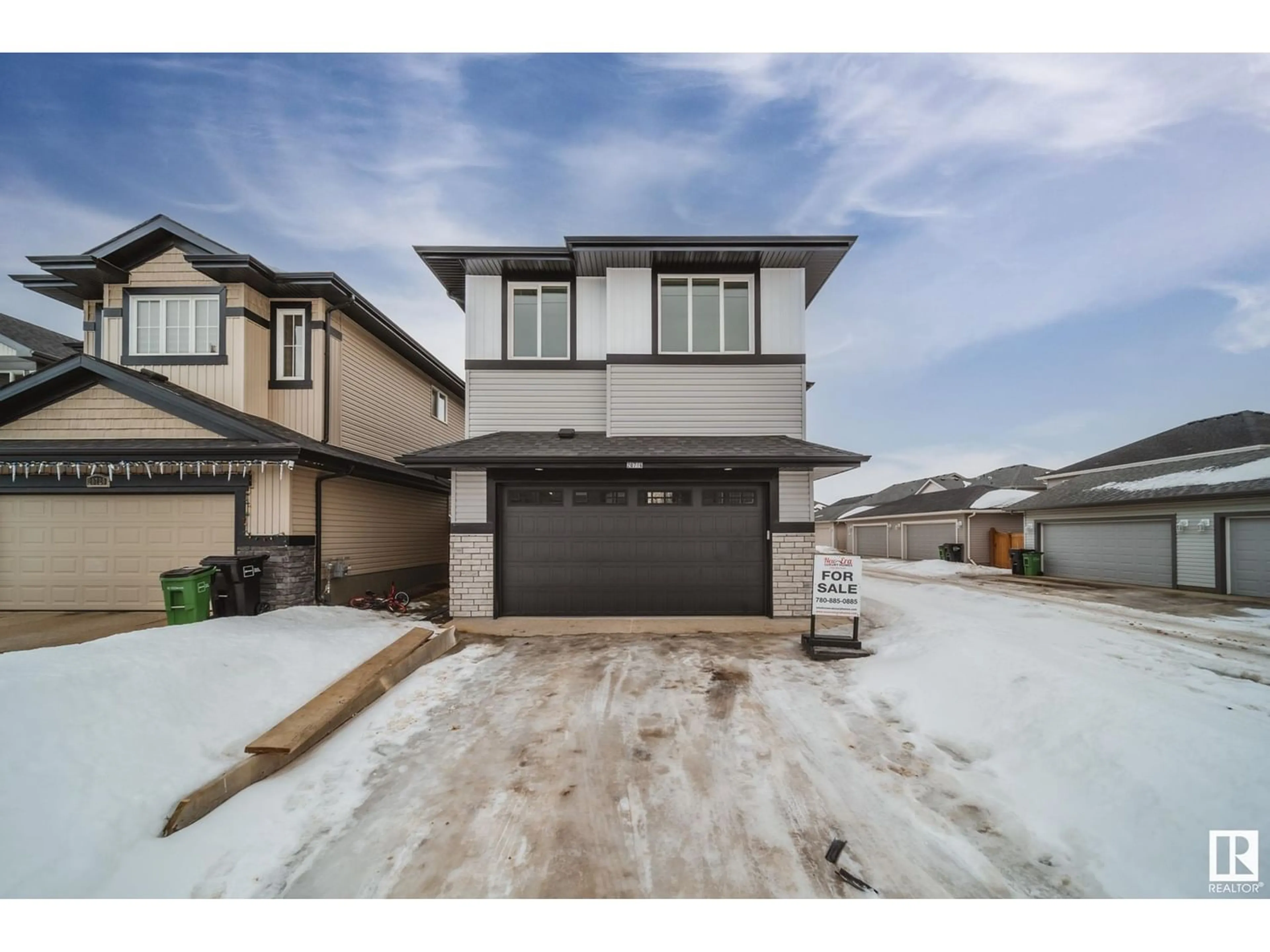 Frontside or backside of a home for 20716 98 AV NW, Edmonton Alberta T5T7G1