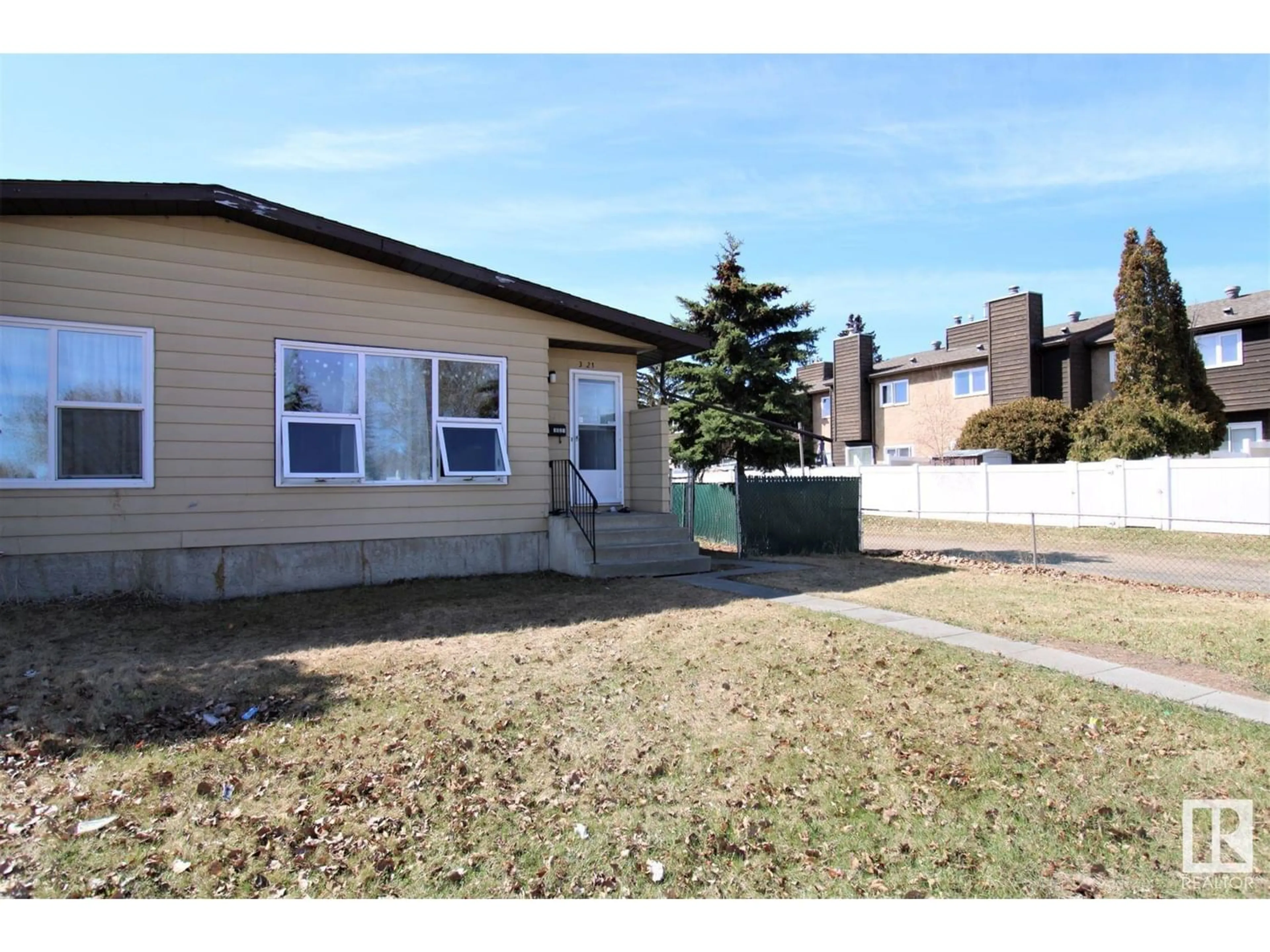 Frontside or backside of a home for 3021 139 AV NW, Edmonton Alberta T5Y1M1