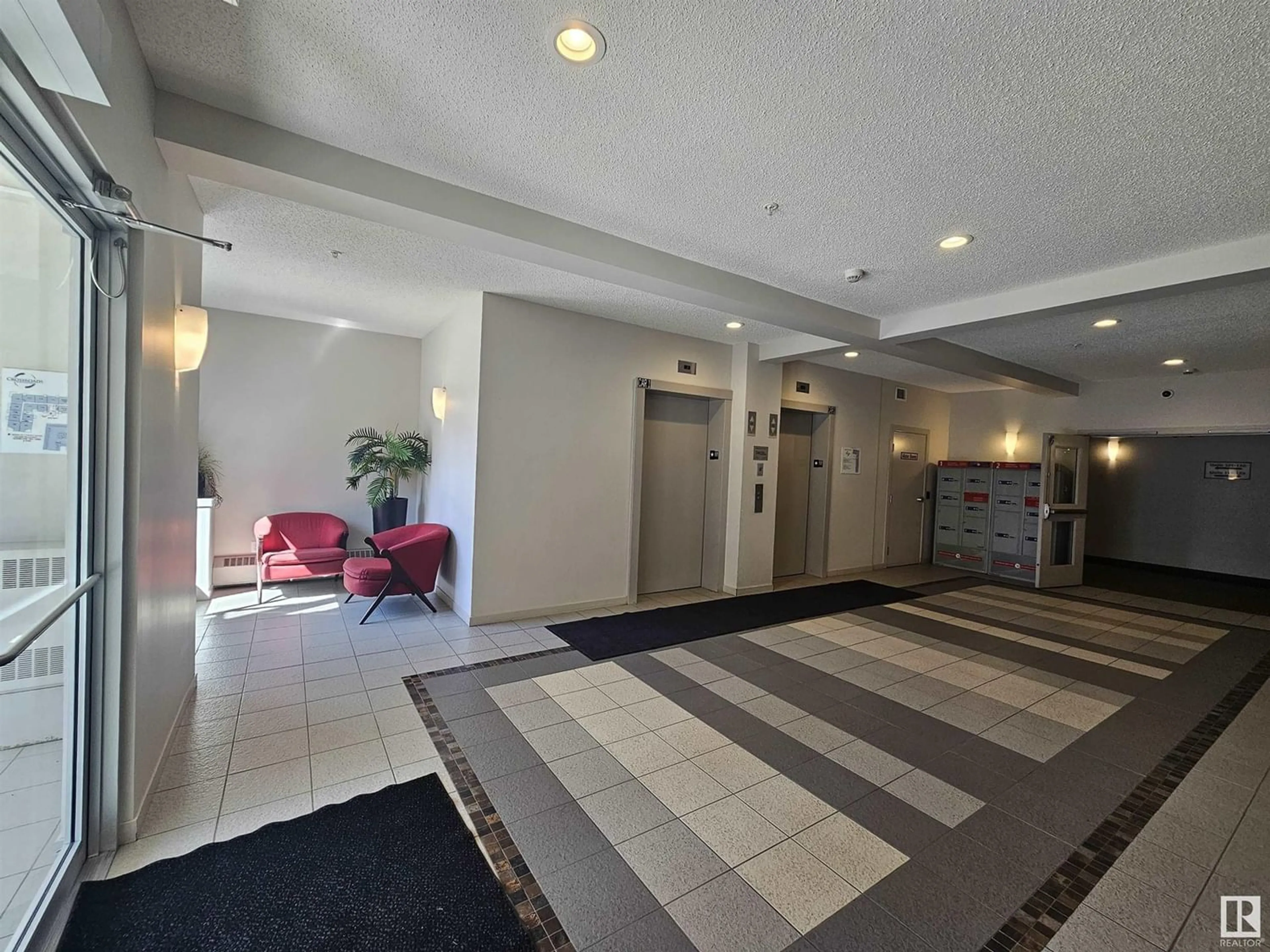 Indoor lobby for #305 1820 RUTHERFORD RD SW, Edmonton Alberta T6W2K6