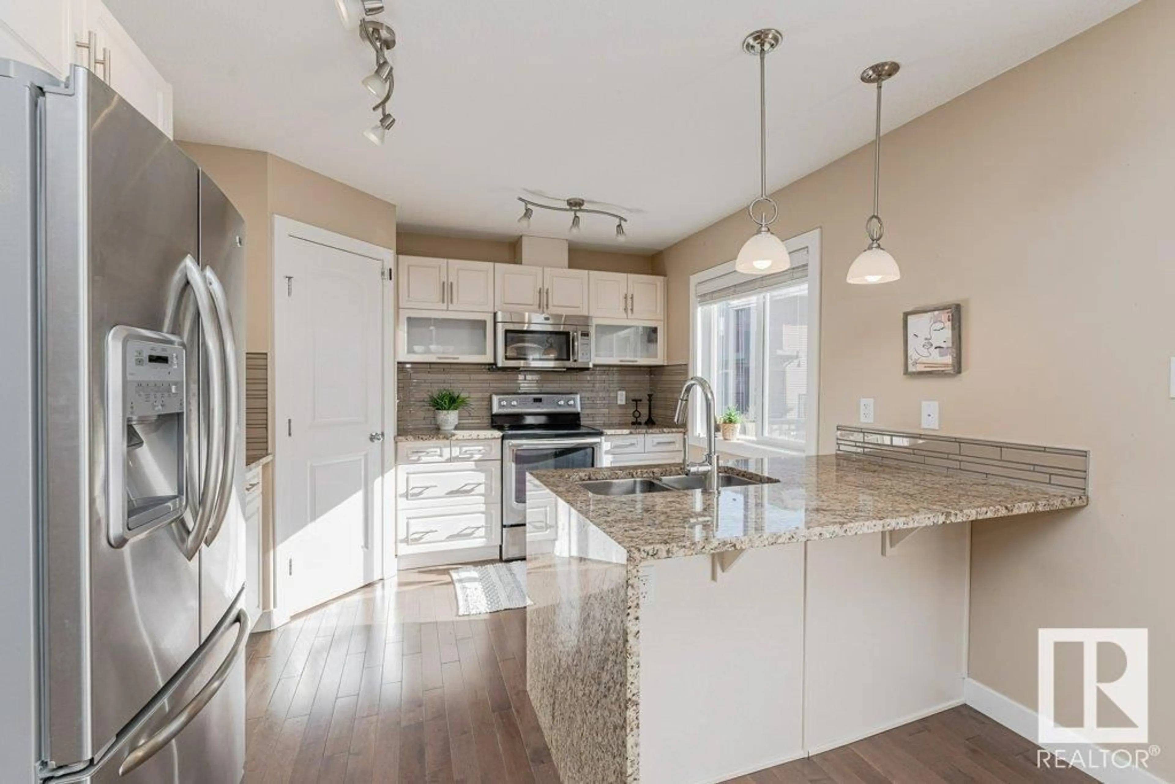 Contemporary kitchen for #45 301 PALISADES WY, Sherwood Park Alberta T8H0T4