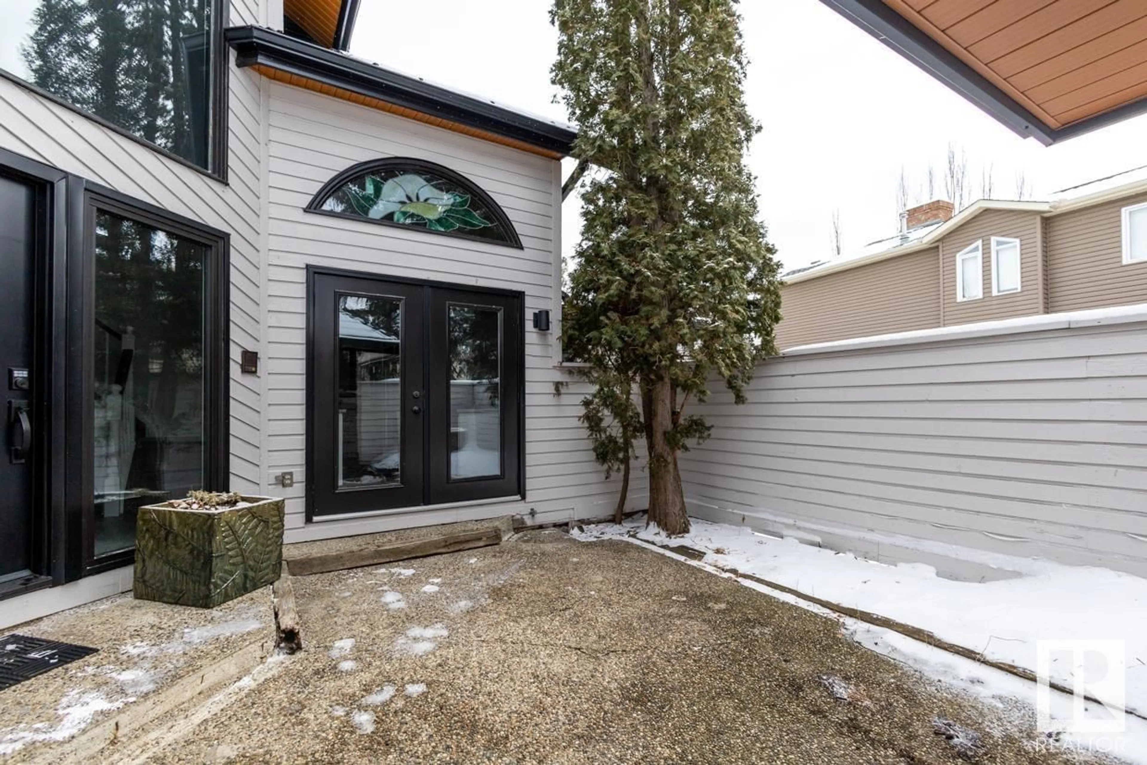 A pic from exterior of the house or condo for 521 HEGLER CR NW, Edmonton Alberta T6R1T4