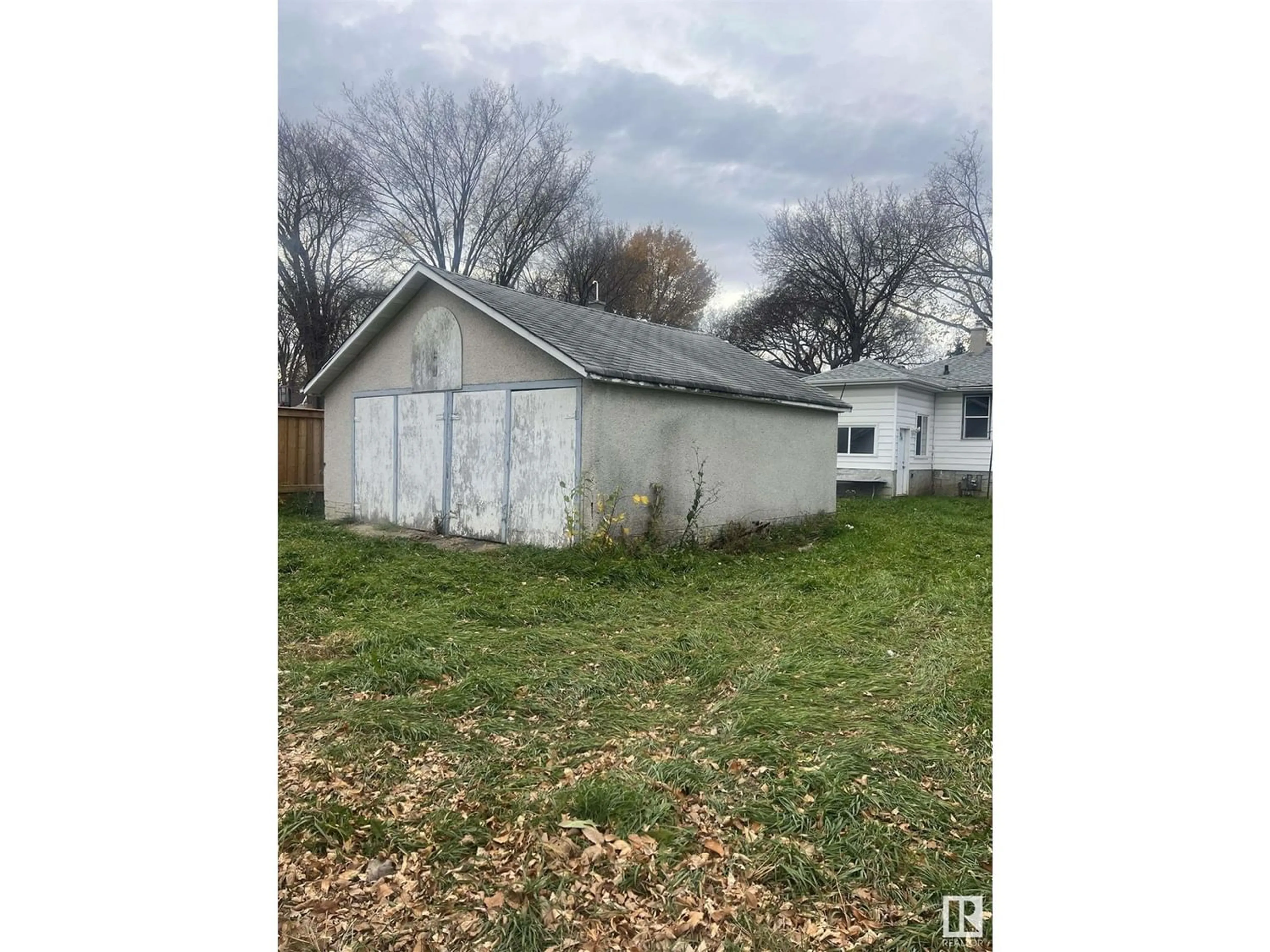 Shed for 12043 63 ST NW, Edmonton Alberta T5W4G5