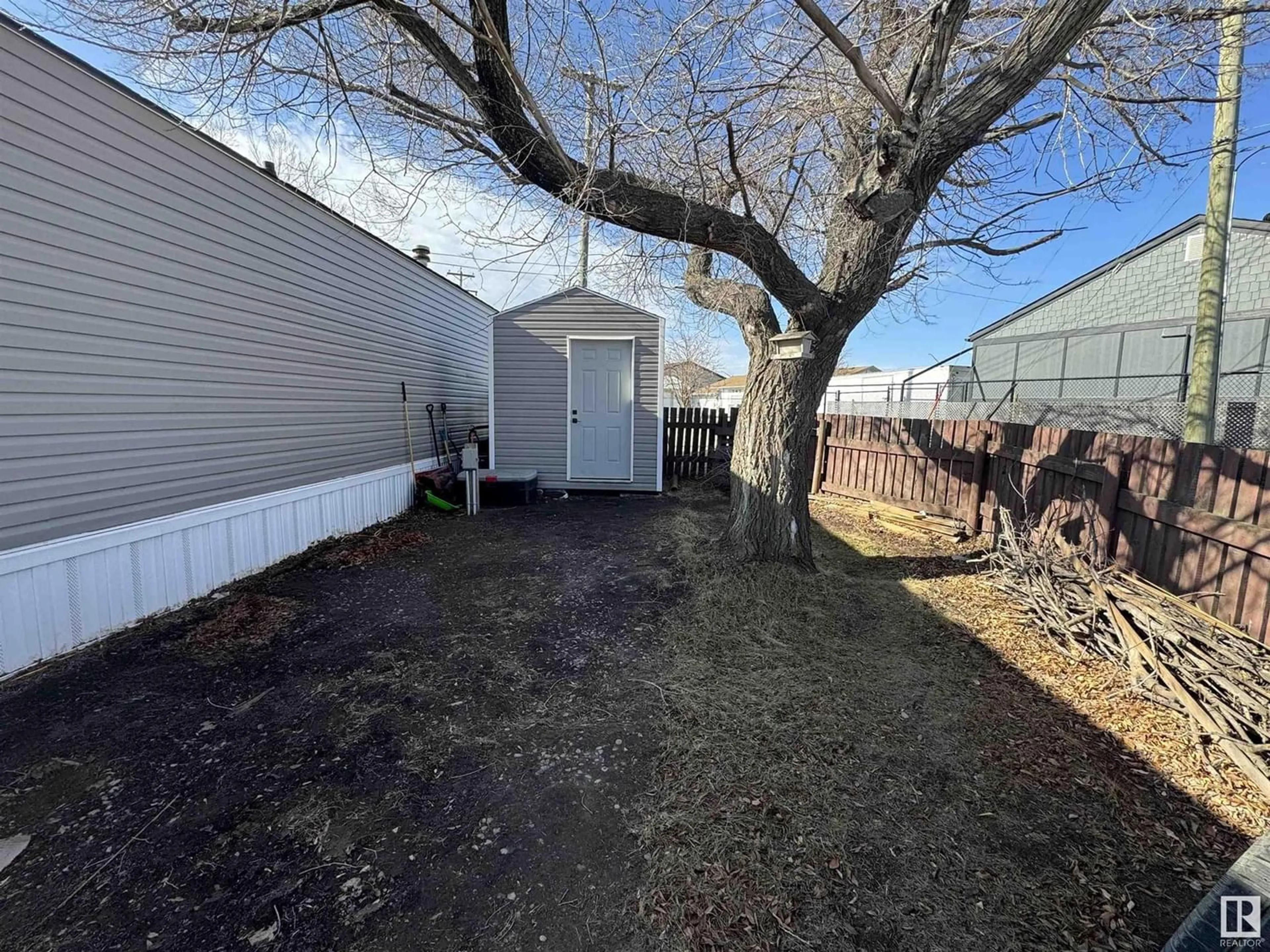 Fenced yard for #14 5302 52 ST, Drayton Valley Alberta T7A1L5