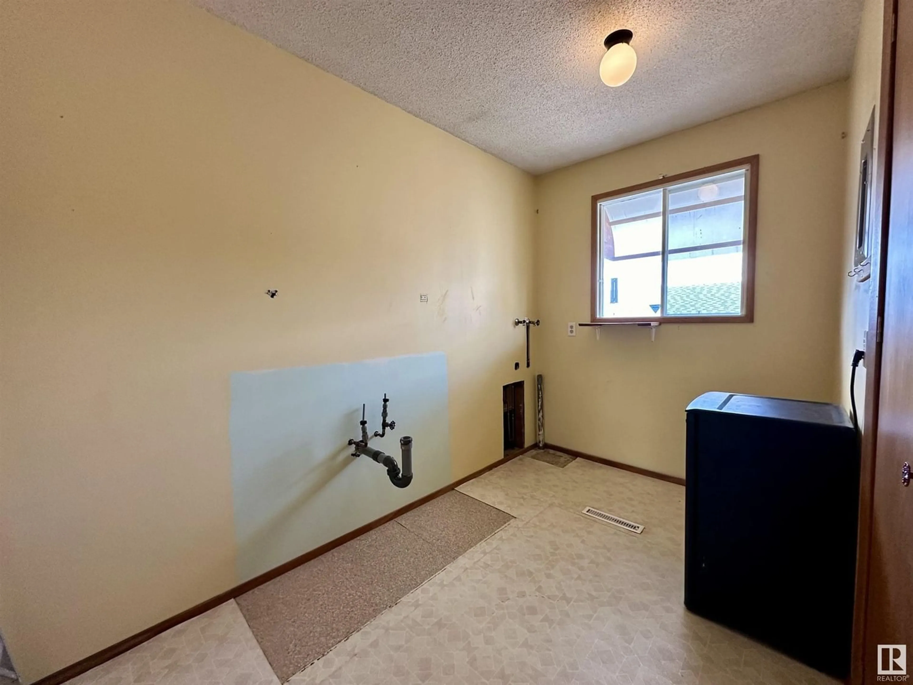 A pic of a room for 4880 54 AVE, Drayton Valley Alberta T7A1A1