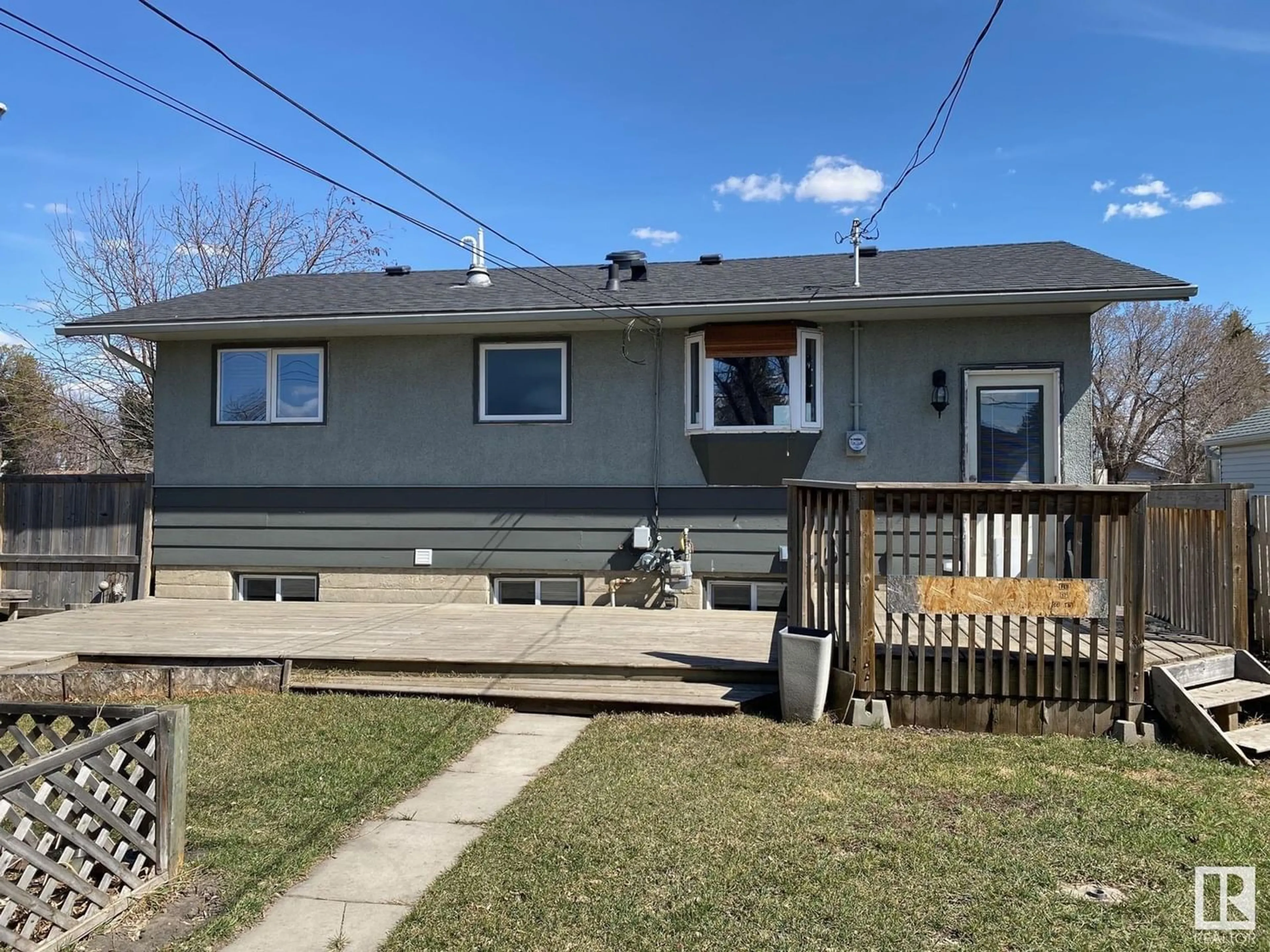 Frontside or backside of a home for 4024 51A ST, Wetaskiwin Alberta T9A1L8