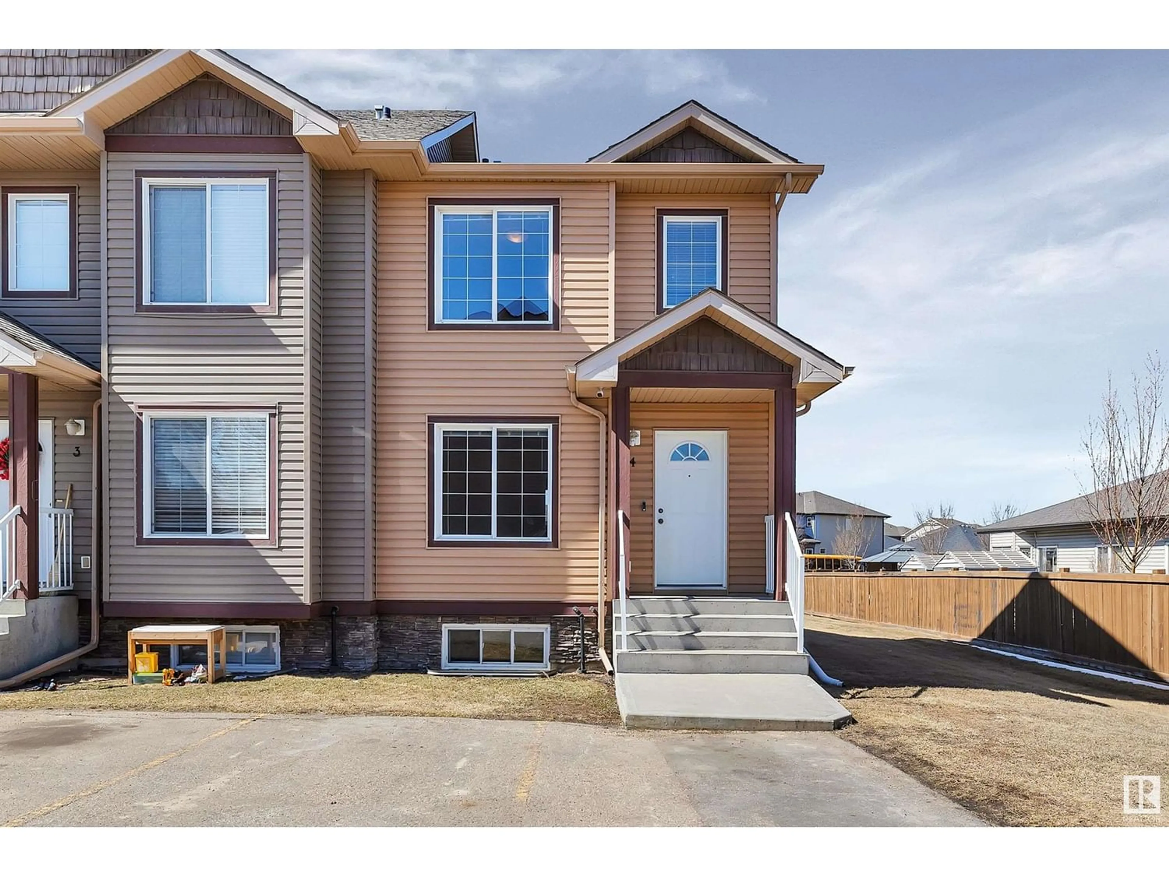 A pic from exterior of the house or condo for #4 320 SPRUCE RIDGE RD, Spruce Grove Alberta T7X0A6