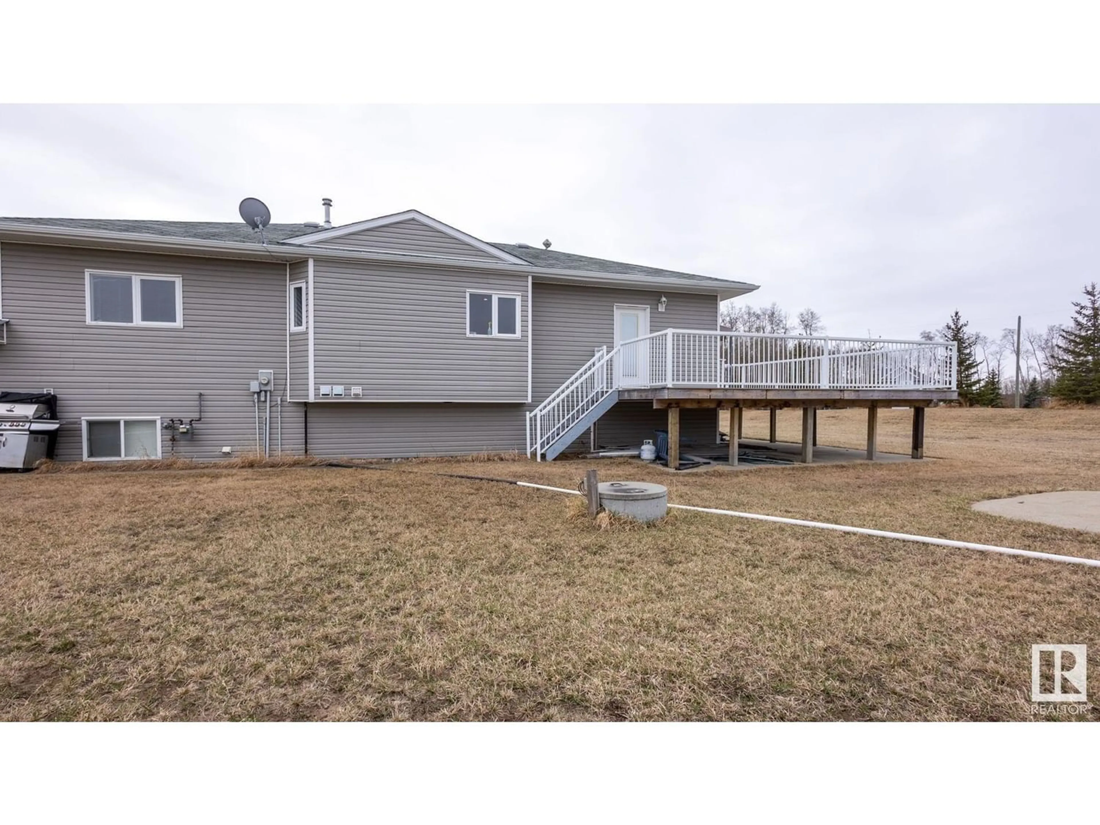 Living room for #24 53522 Range Road 272, Rural Parkland County Alberta T7X3N2