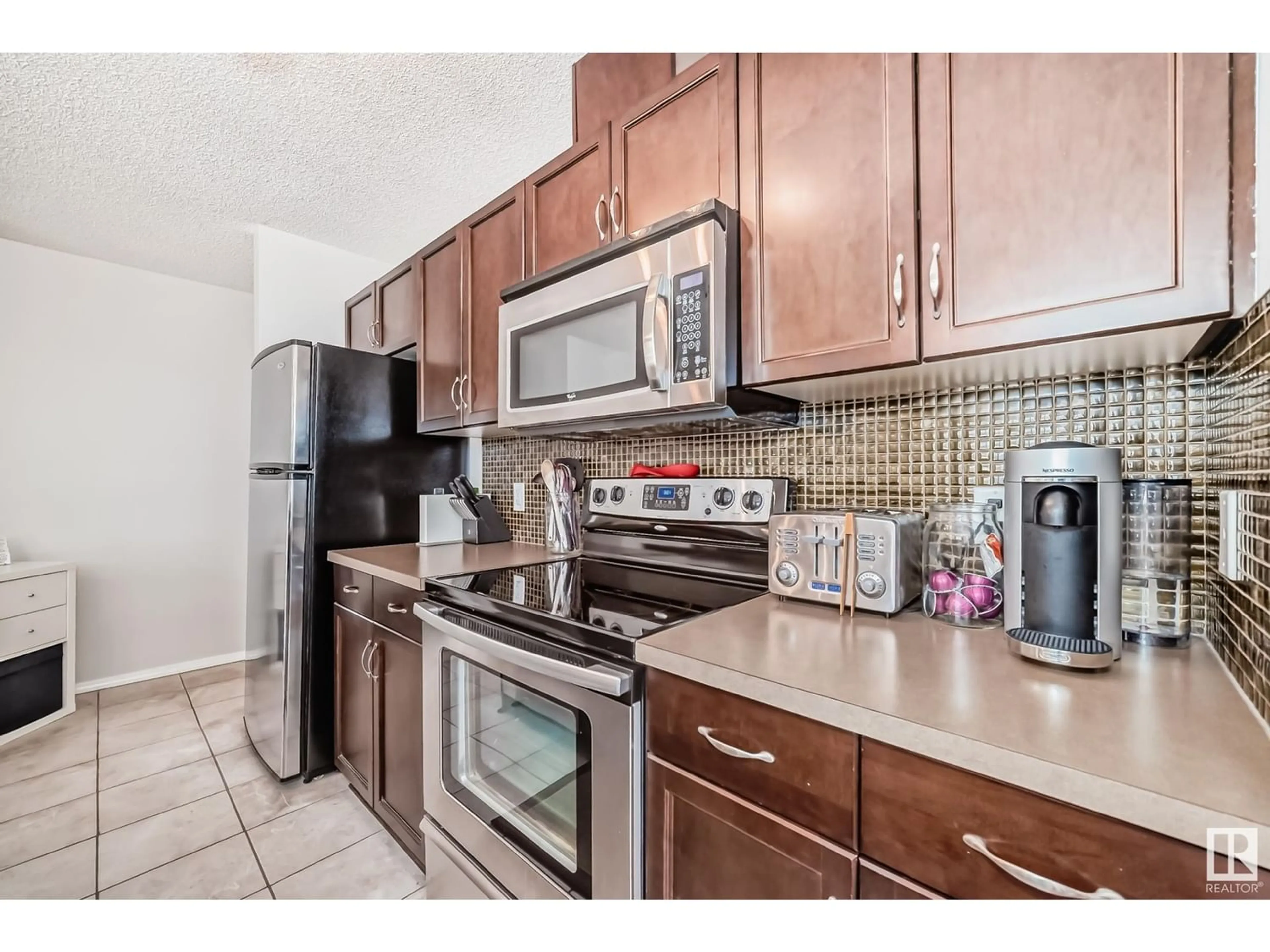 Standard kitchen for #118 5951 165 AV NW, Edmonton Alberta T5Y0J6