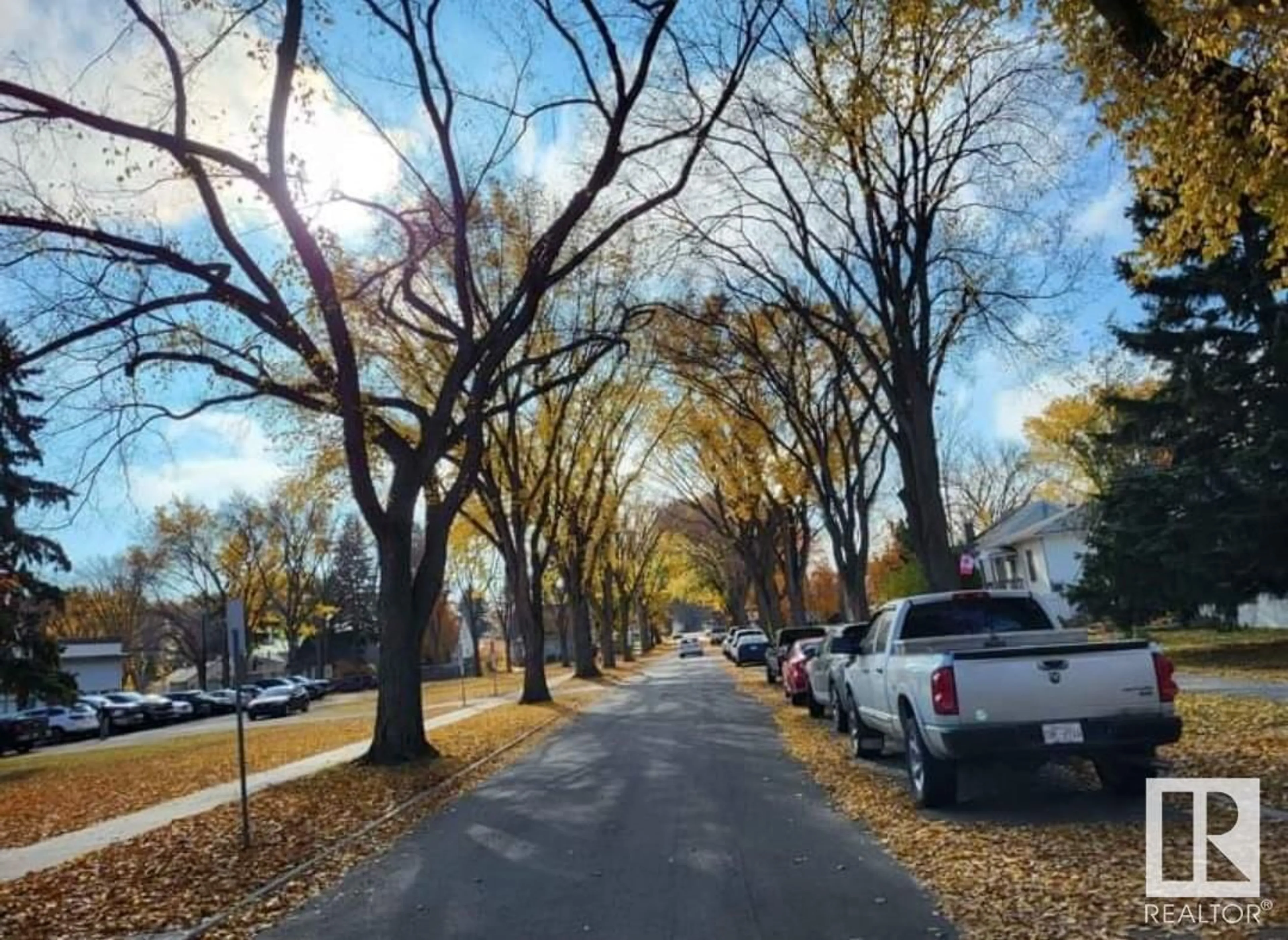 A pic from exterior of the house or condo, the street view for 11932 62 ST NW, Edmonton Alberta T5W4C6