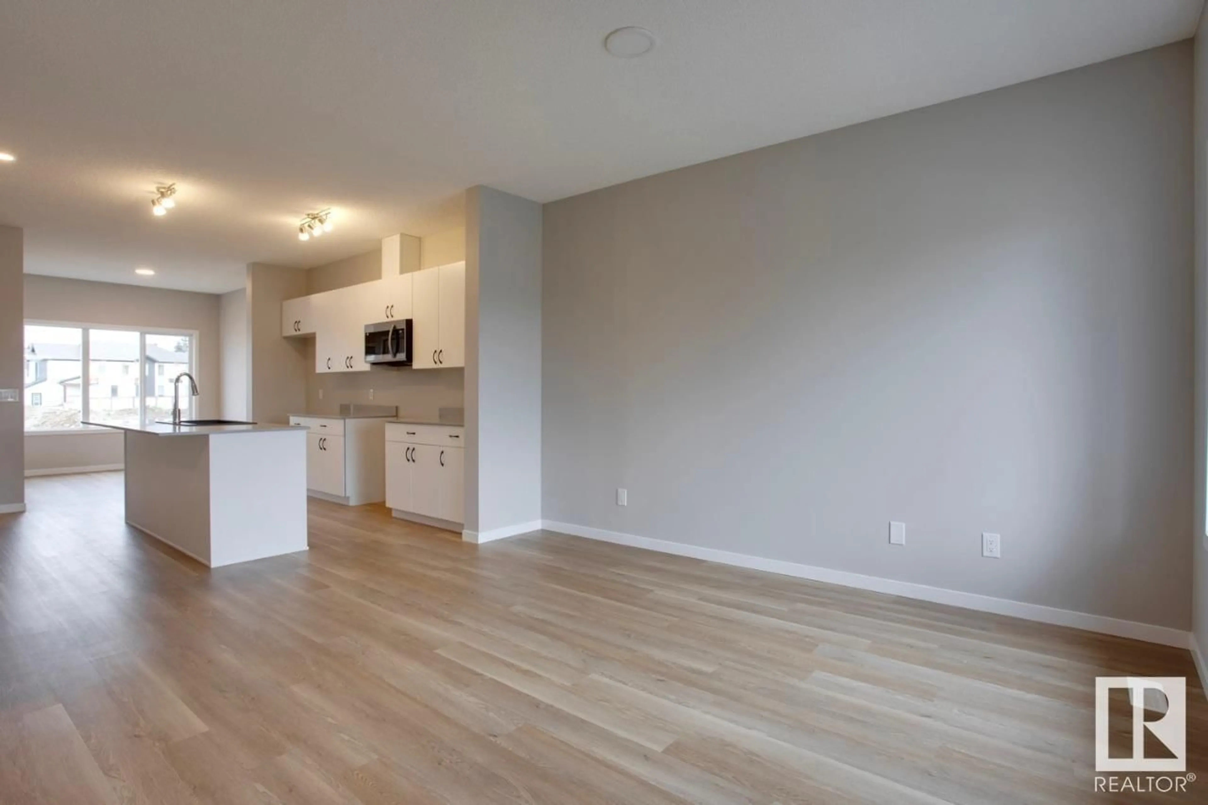 A pic of a room for 303 SUNLAND WY, Sherwood Park Alberta T8H2Y8