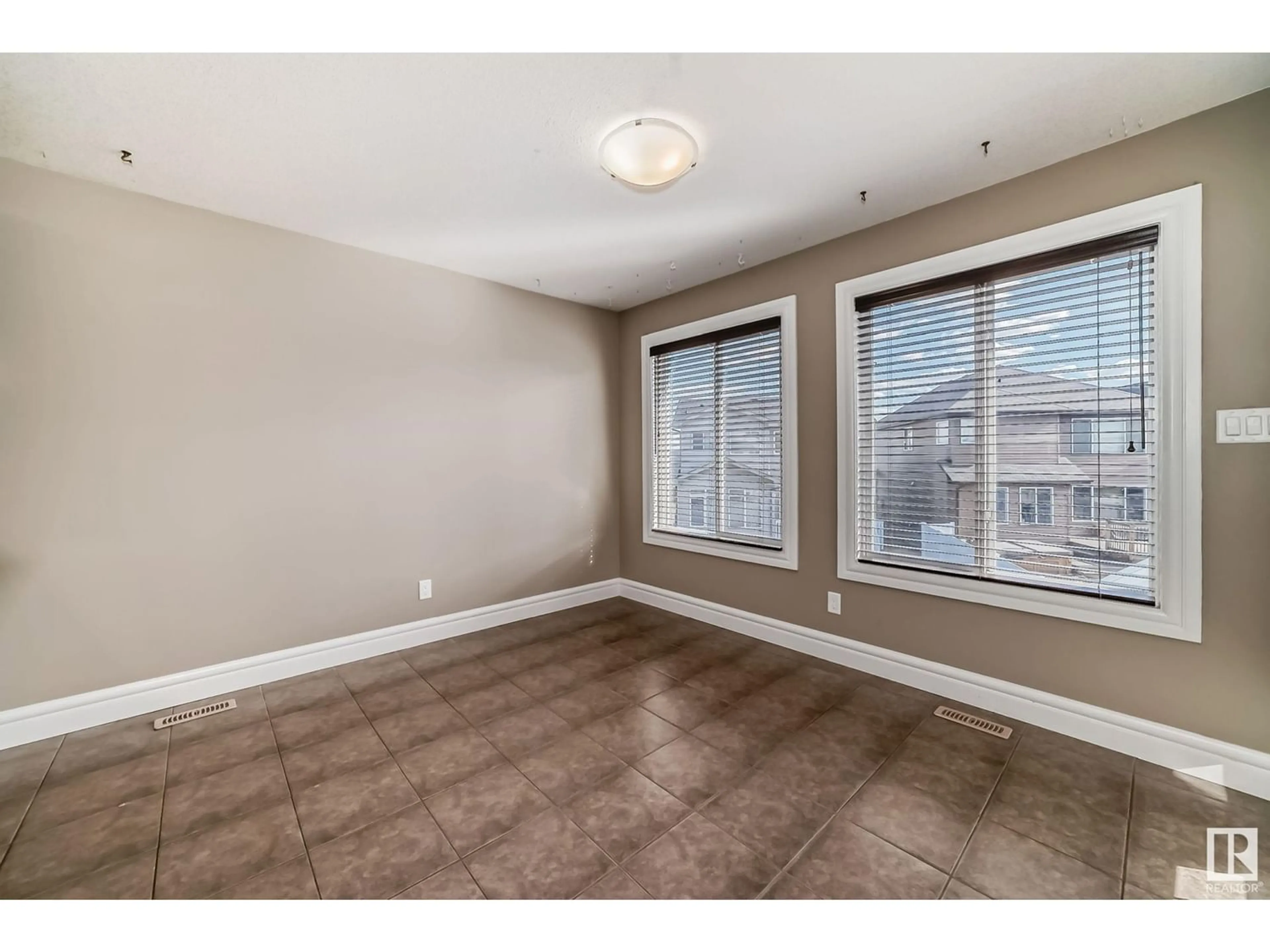 A pic of a room for 3907 164 AV NW, Edmonton Alberta T5Y0M6