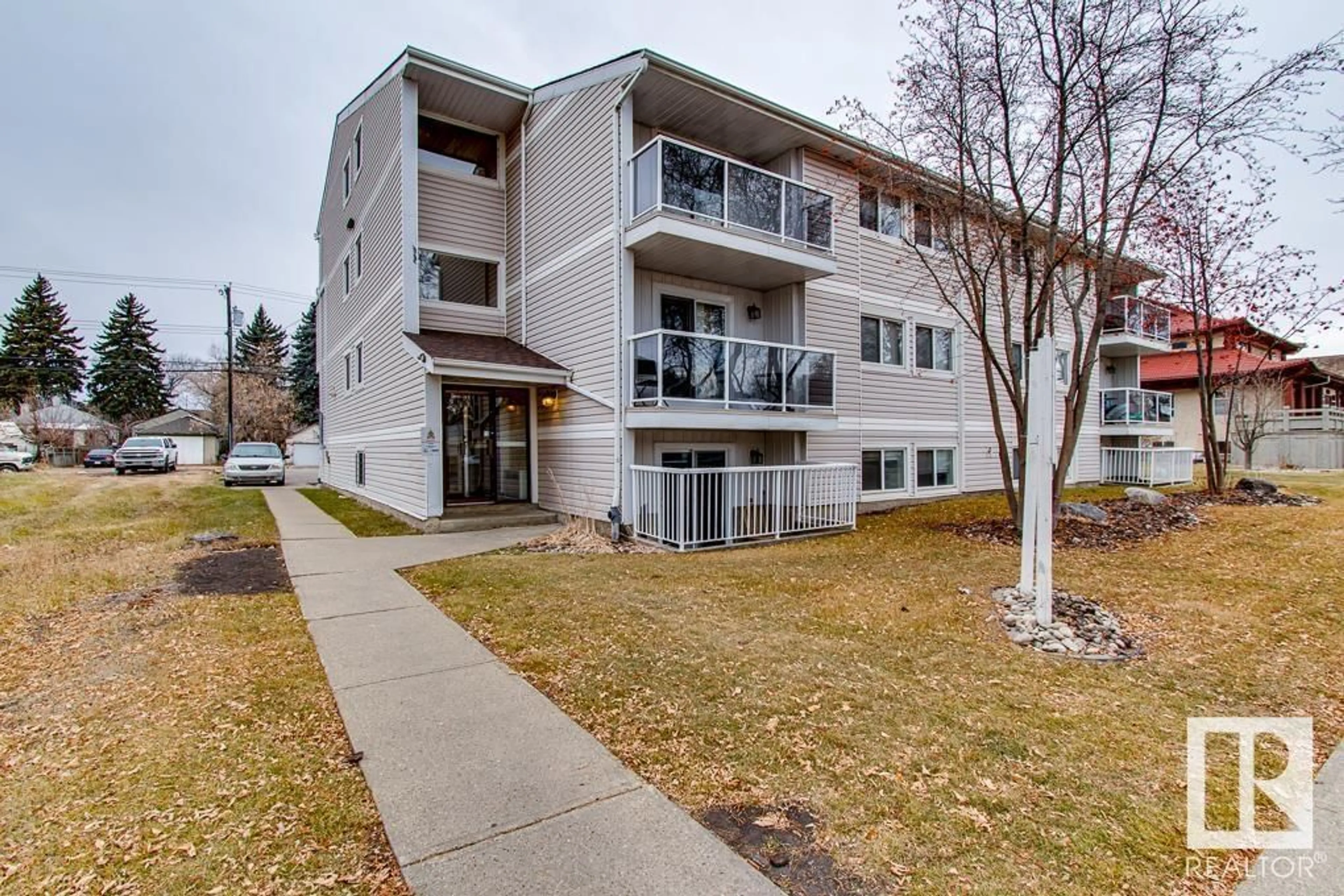 A pic from exterior of the house or condo for #105 11324 97 ST NW, Edmonton Alberta T5G1X1