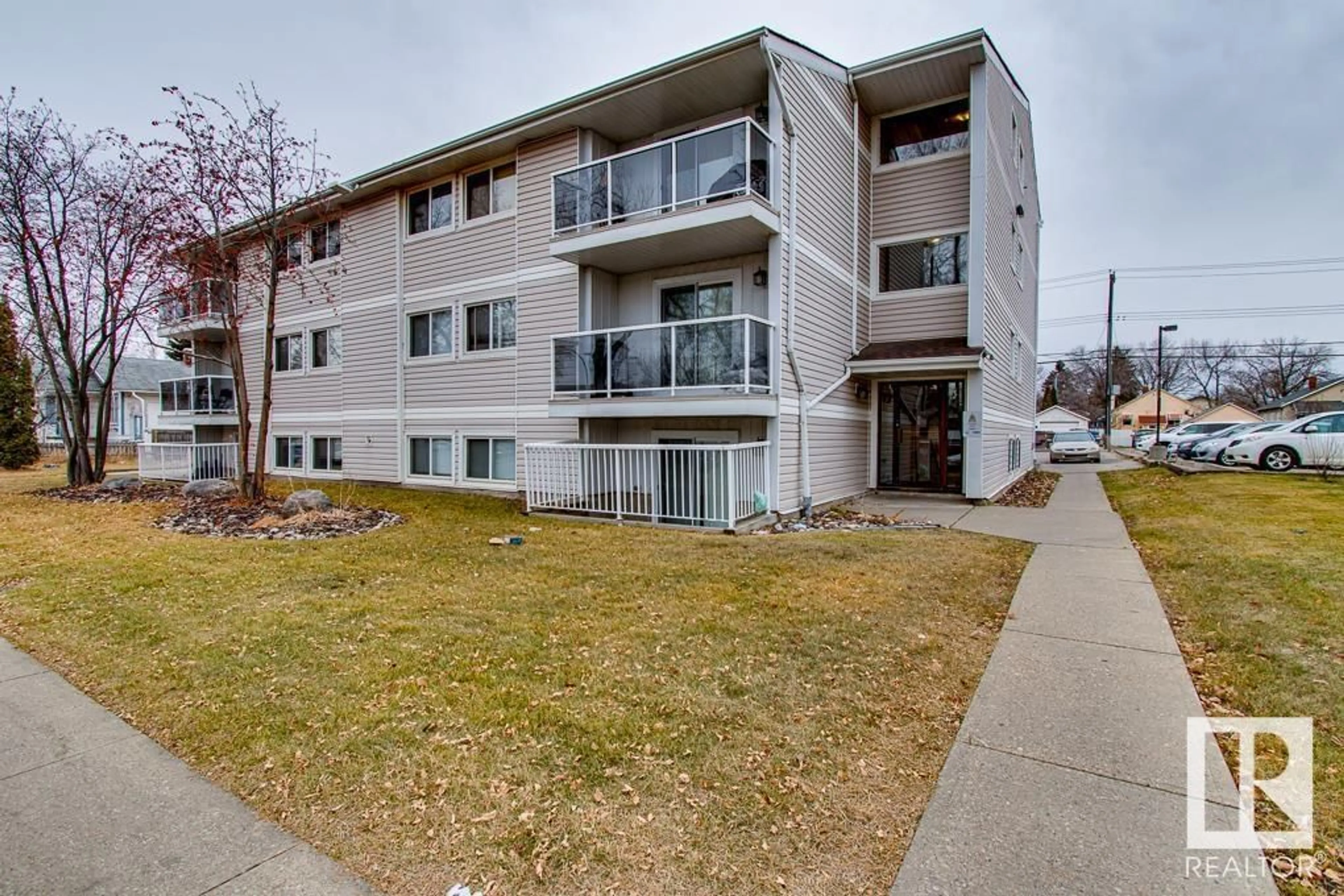 A pic from exterior of the house or condo for #104 11324 97 ST NW, Edmonton Alberta T5G1X4