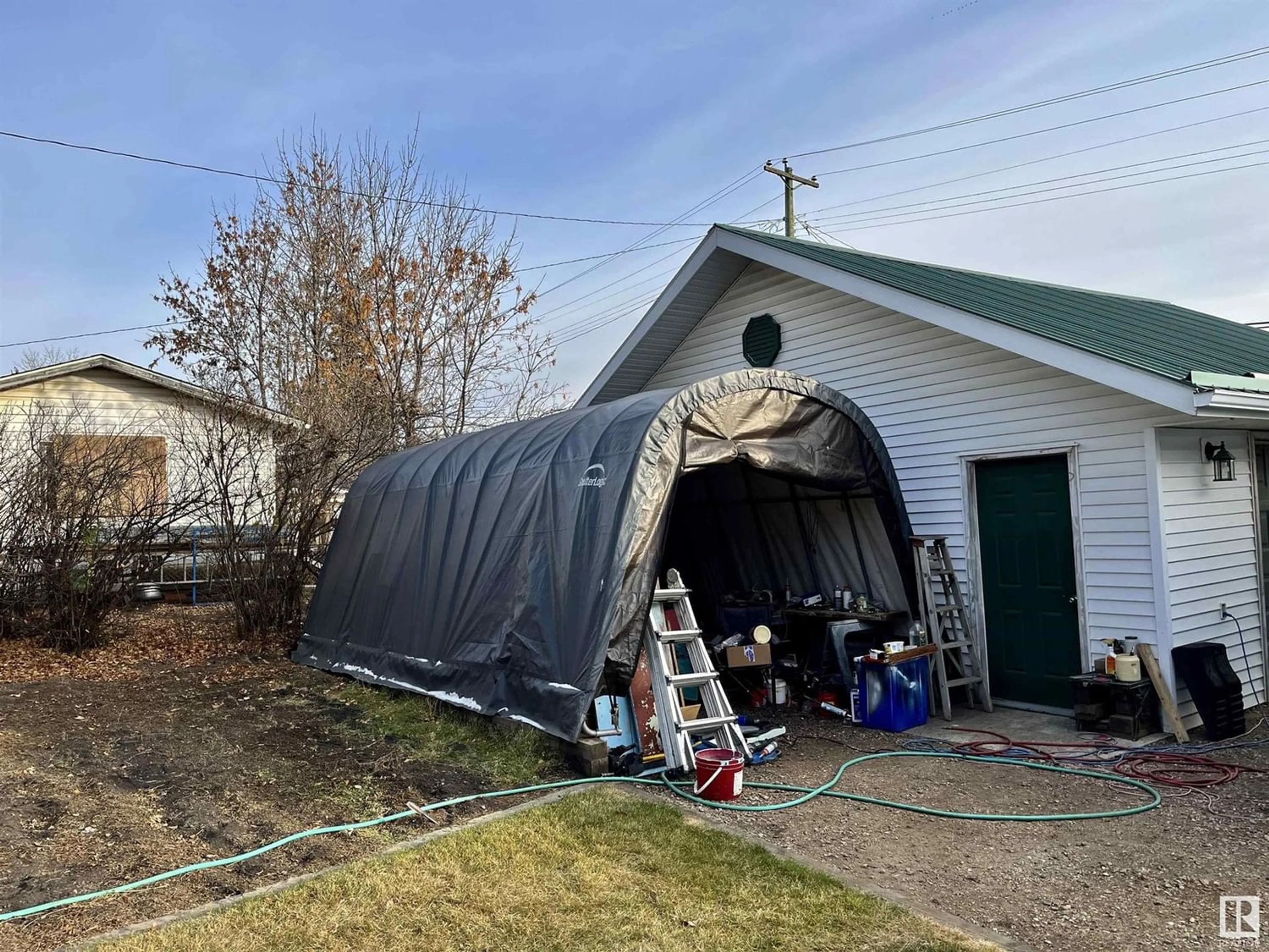 Shed for 4815 51 ave, Two Hills Alberta T0B4K0