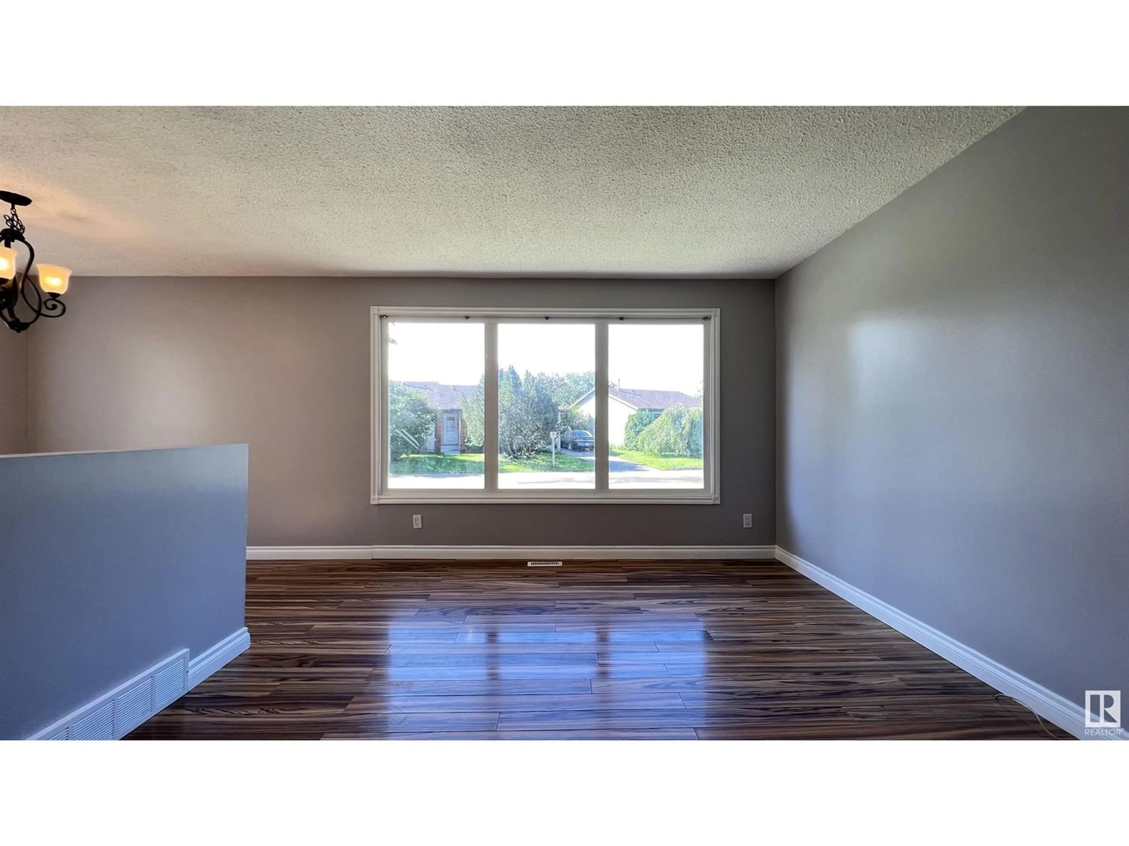 A pic of a room for 10818 173 AV NW, Edmonton Alberta T5X3Z4