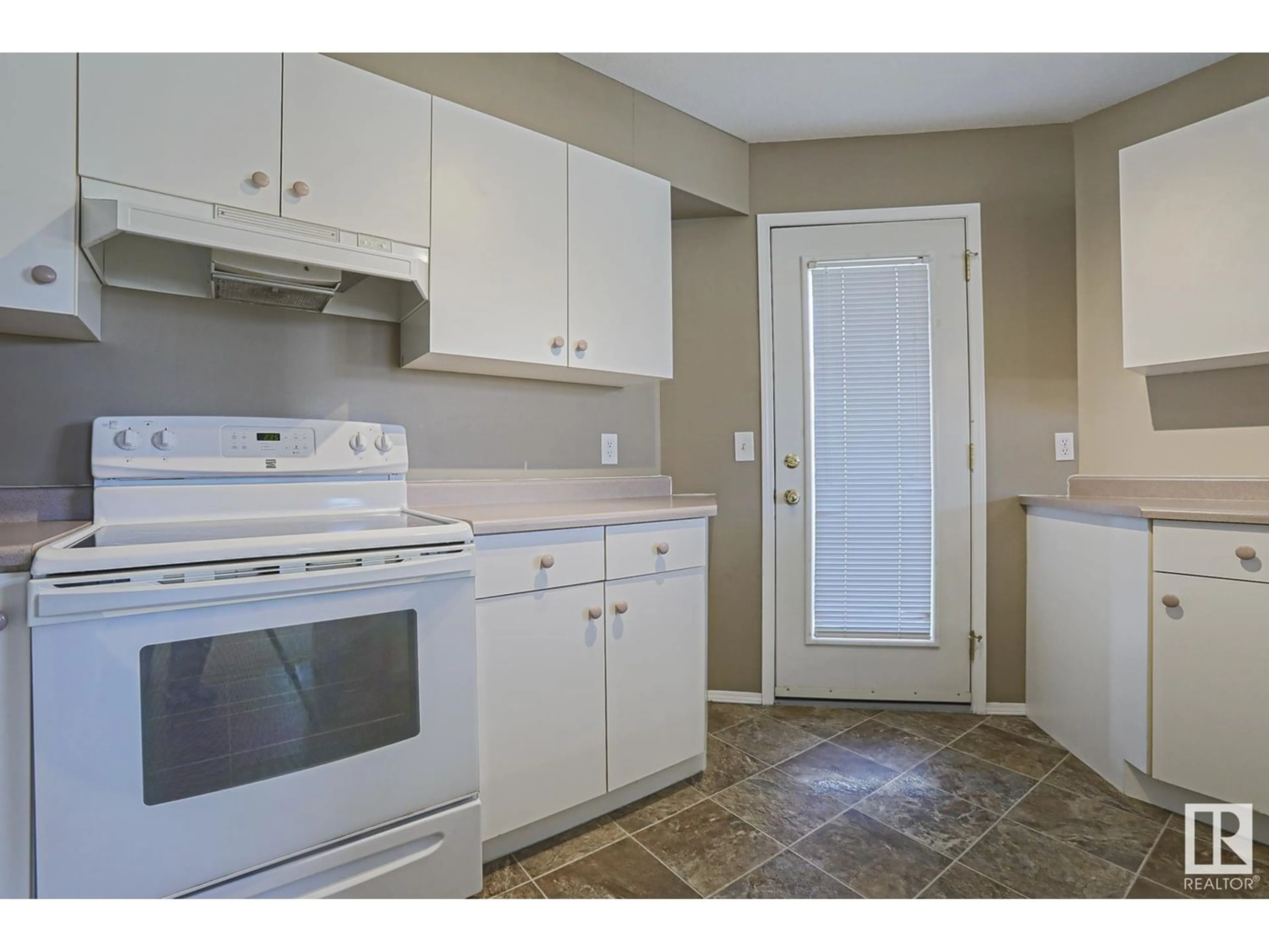 Standard kitchen for #204 11316 103 AV NW NW, Edmonton Alberta T5K0S2