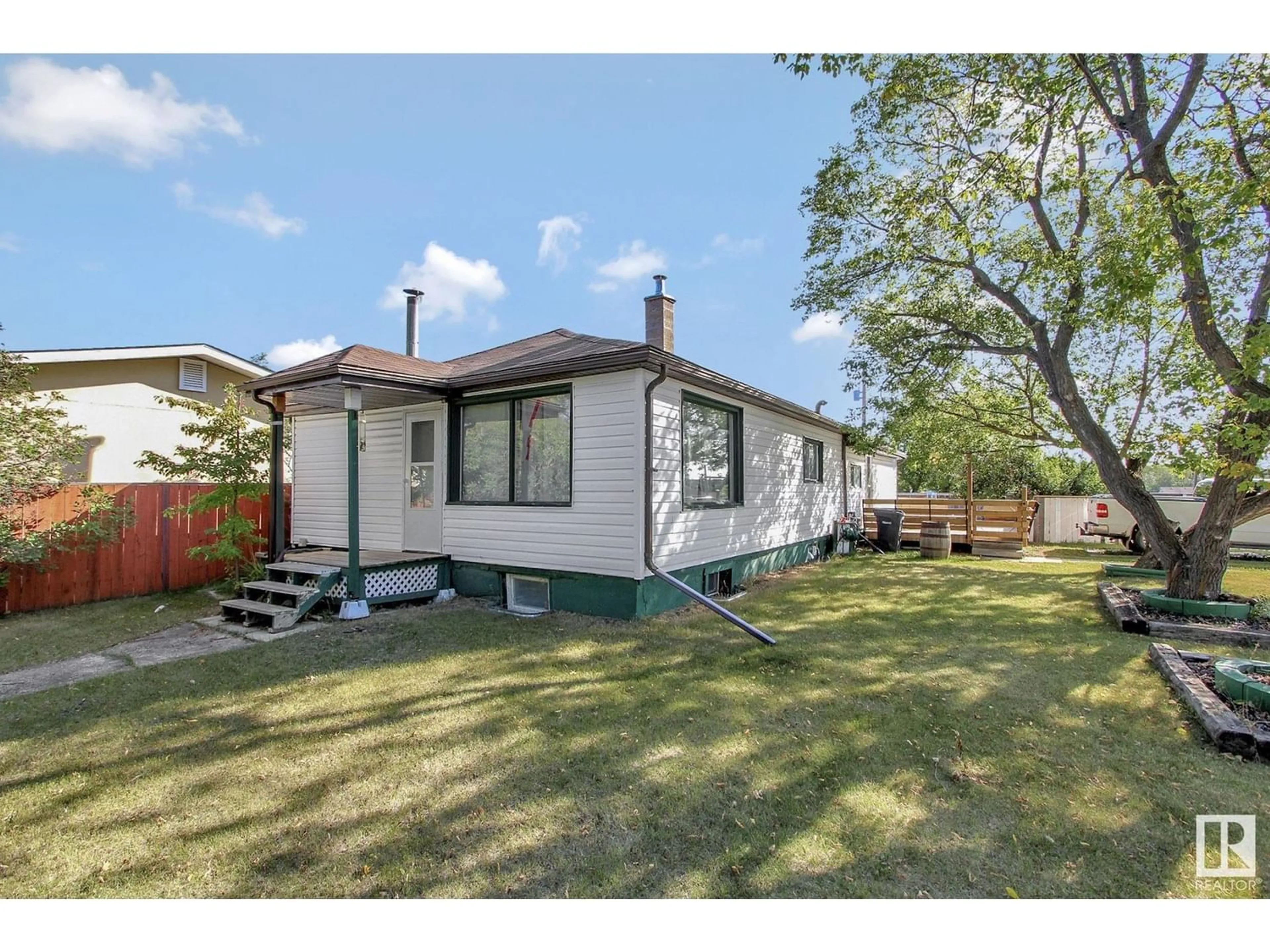 Frontside or backside of a home for 1412 9 ST, Cold Lake Alberta T8M1J2