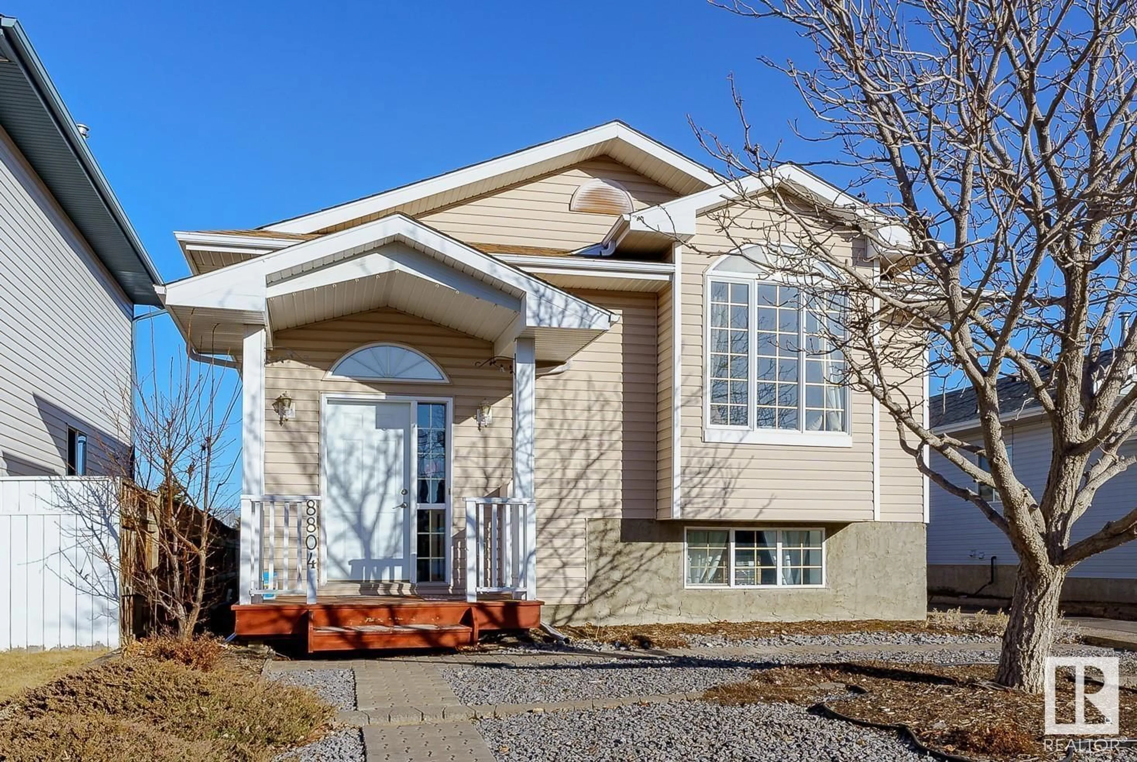 A pic from exterior of the house or condo for 8804 99 AV, Morinville Alberta T8R1S8