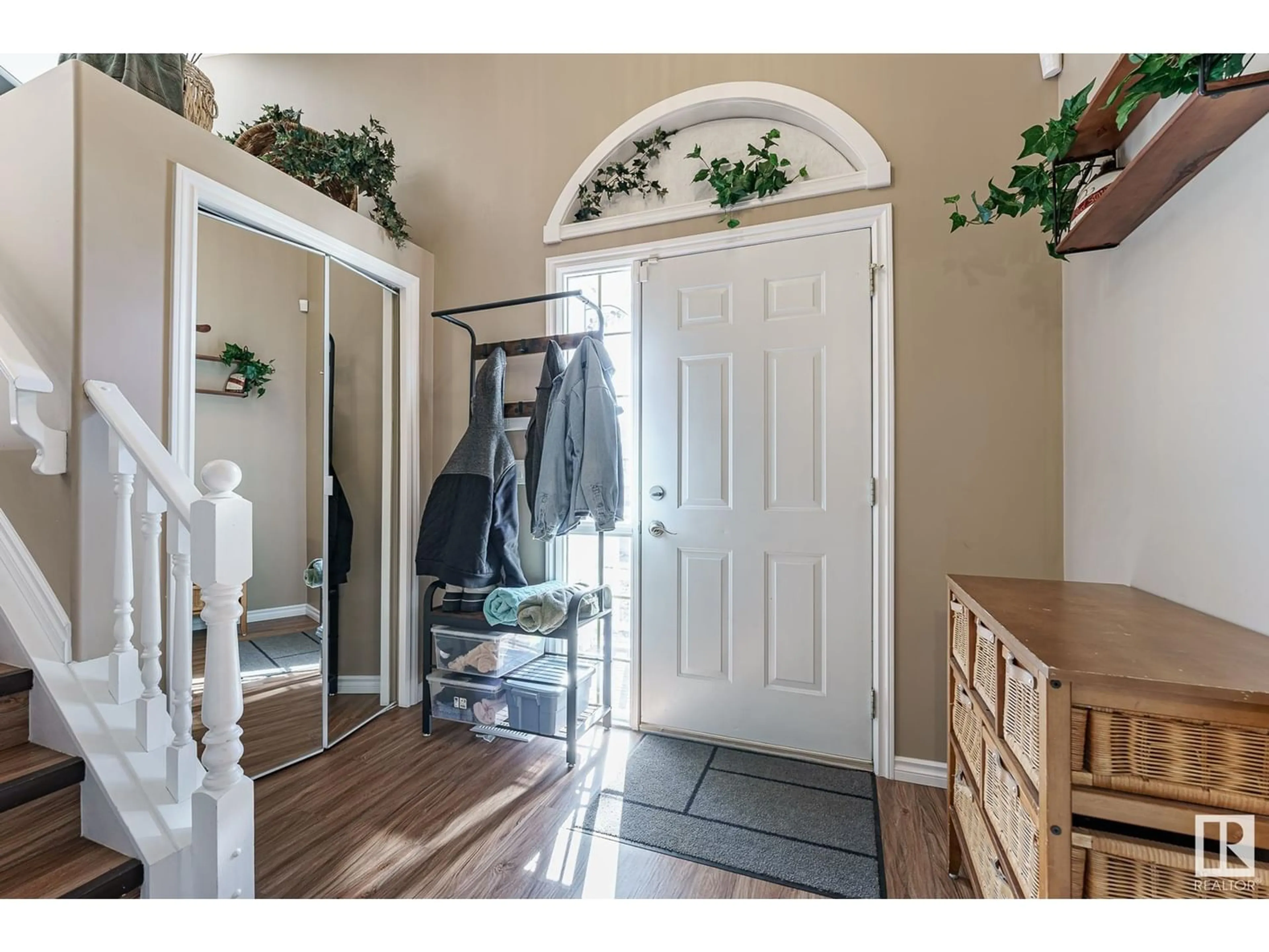 Indoor entryway for 8804 99 AV, Morinville Alberta T8R1S8