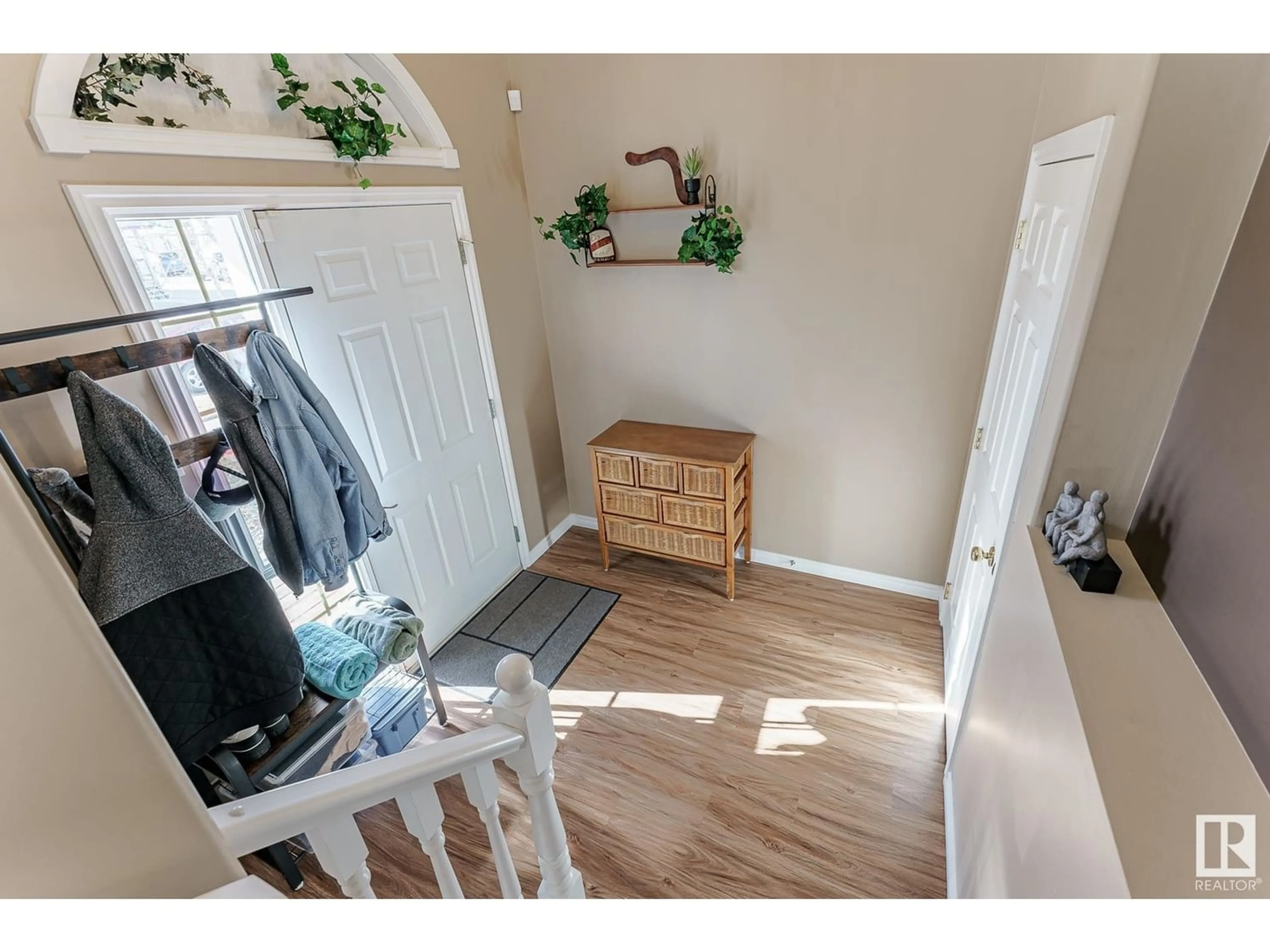 Indoor entryway for 8804 99 AV, Morinville Alberta T8R1S8