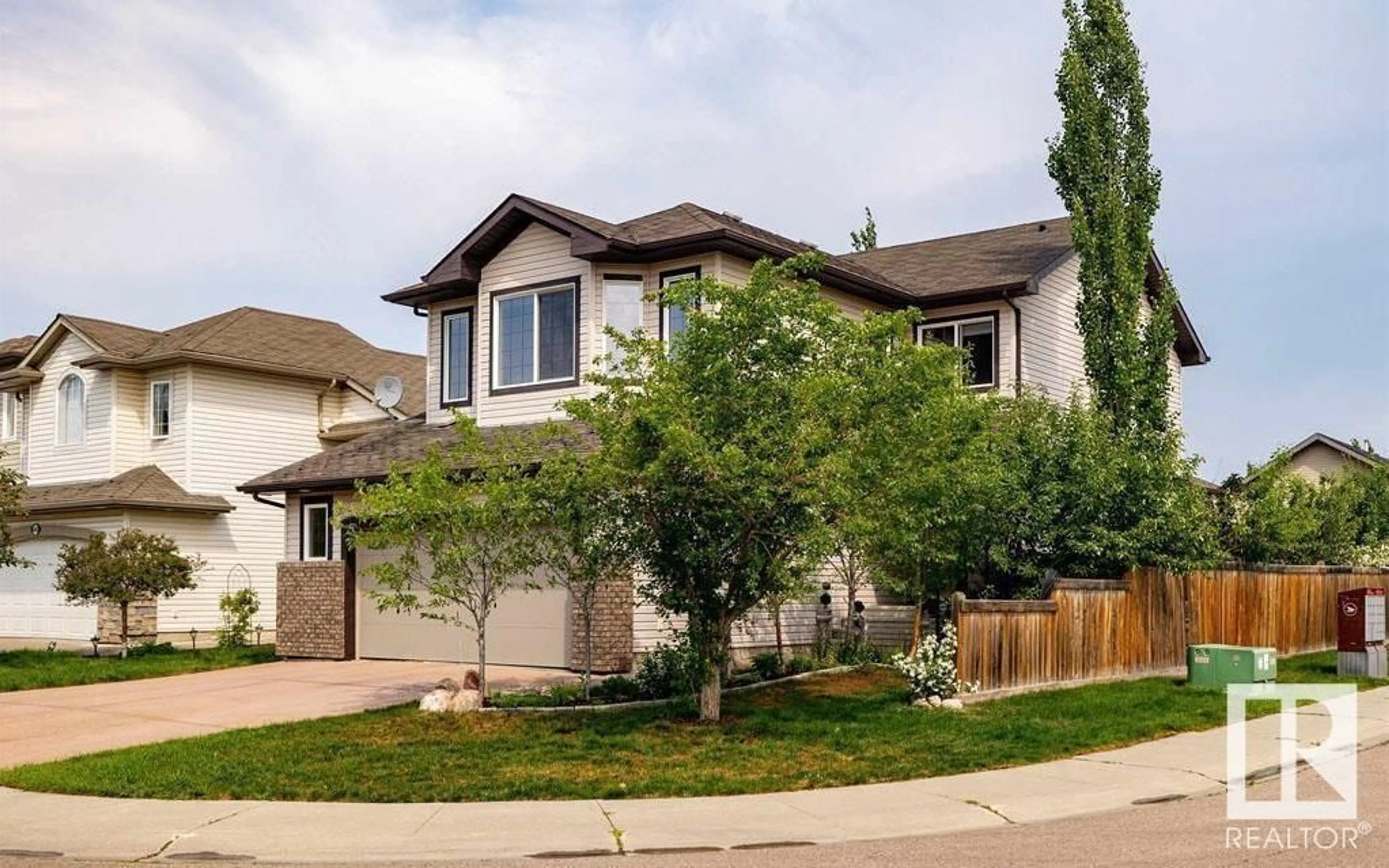 Frontside or backside of a home for 4606 160 AV NW NW, Edmonton Alberta T5Y0G9