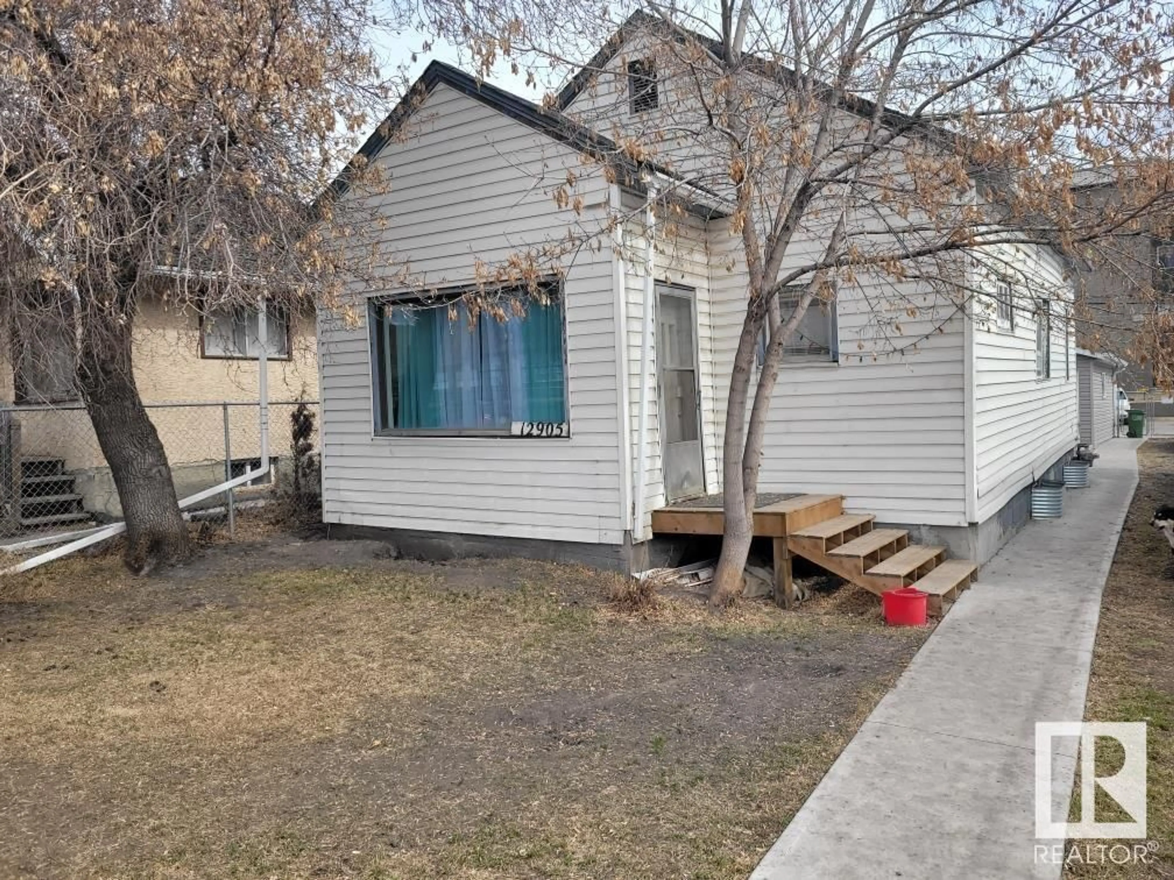 Outside view for 12905 66 ST NW, Edmonton Alberta T5C0A6