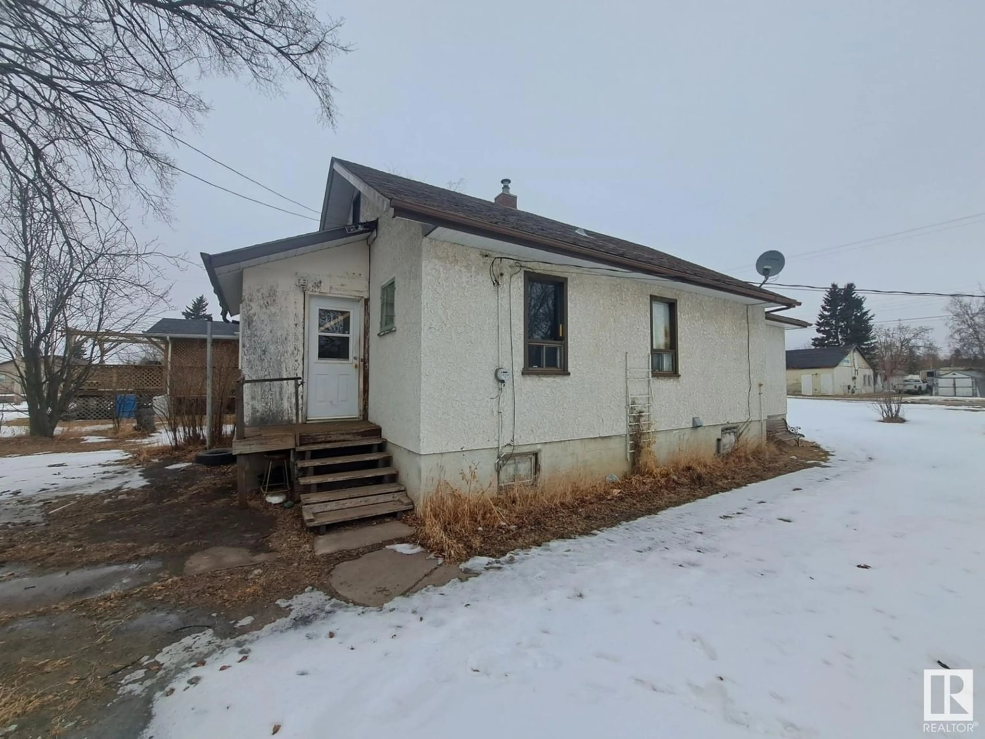 Outside view for 4933 49 AV, Vilna Alberta T0A3L0