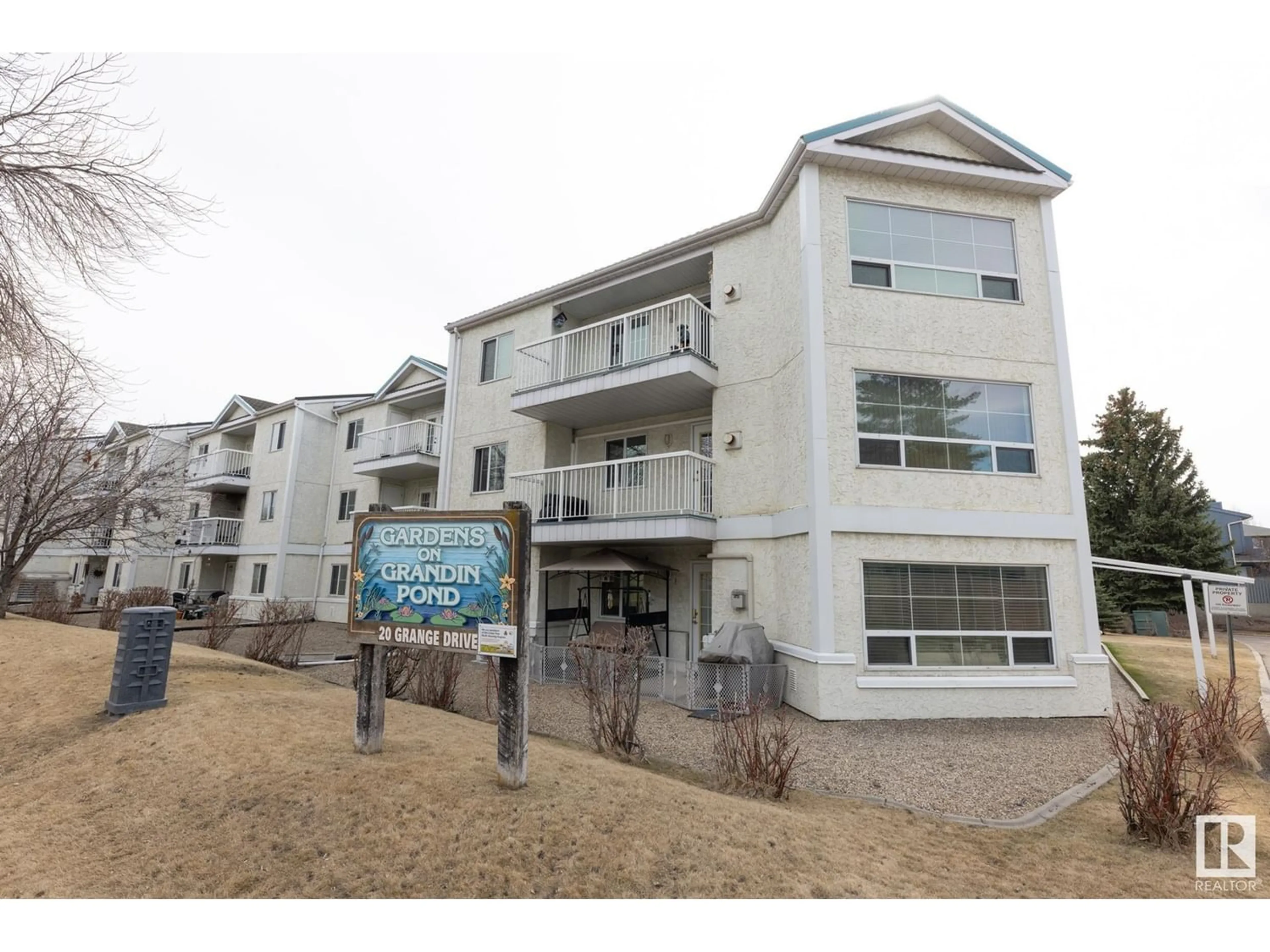 A pic from exterior of the house or condo for #307 20 GRANGE DR, St. Albert Alberta T8N6J1