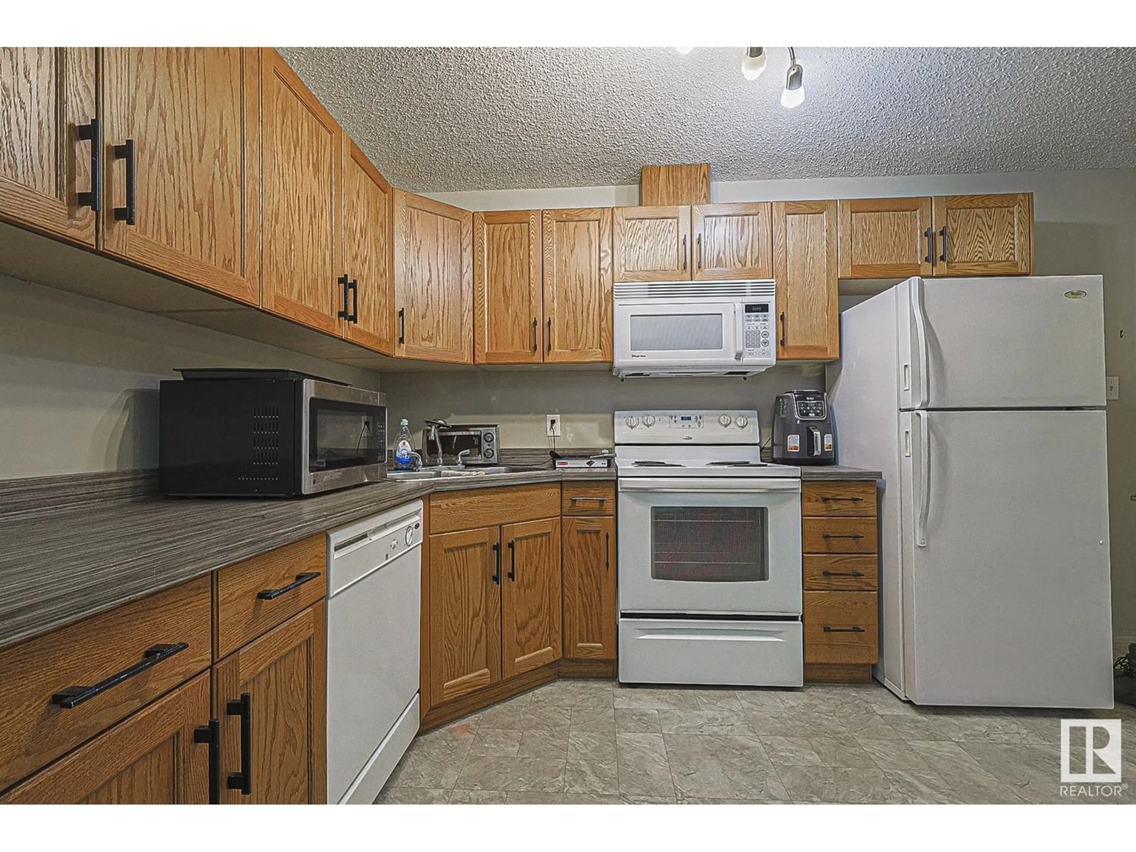 Standard kitchen for #119 309 CLAREVIEW STATION DR NW, Edmonton Alberta T5Y0C5