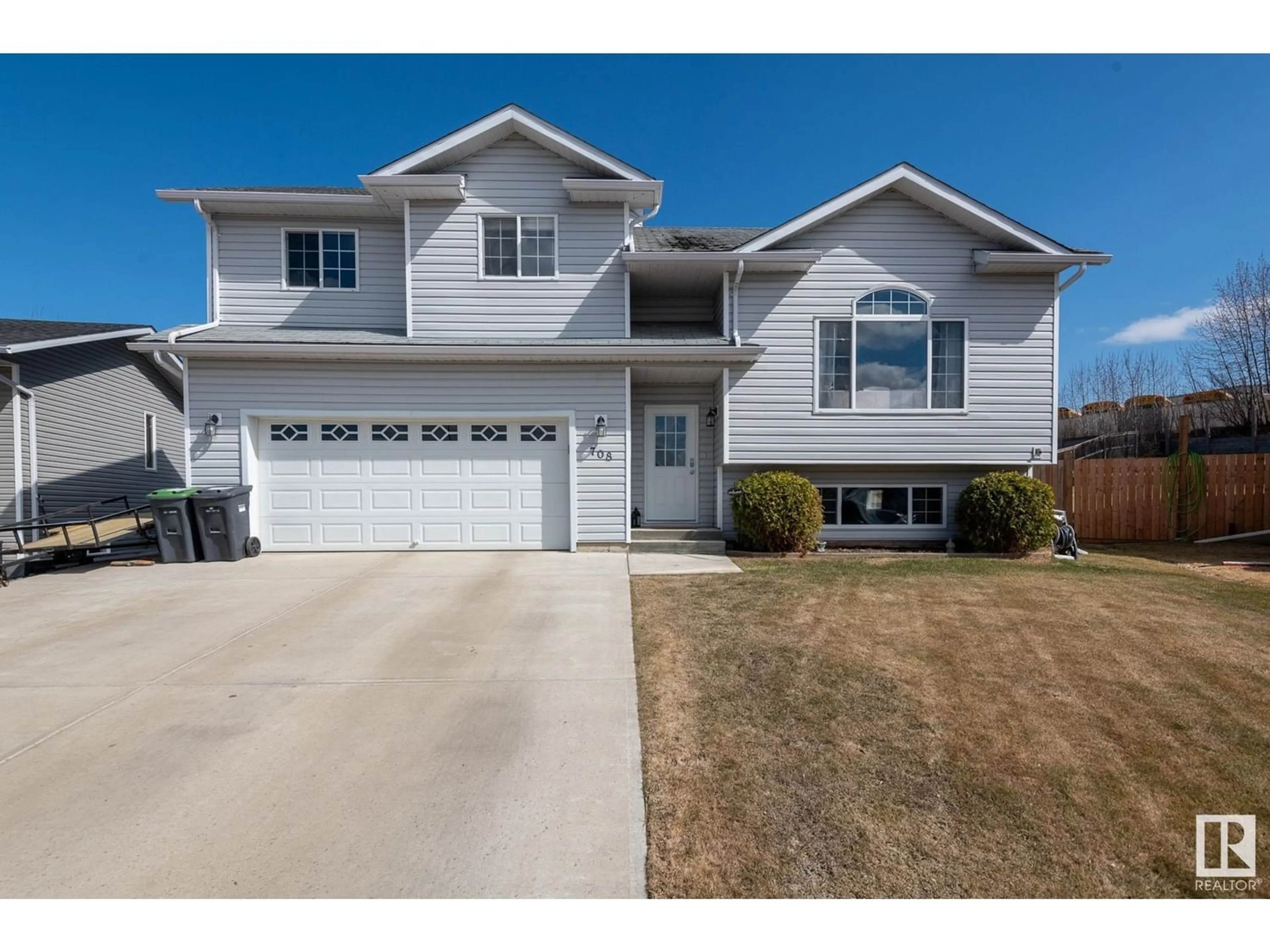 Frontside or backside of a home for 708 SPARROW CL, Cold Lake Alberta T9M2B7