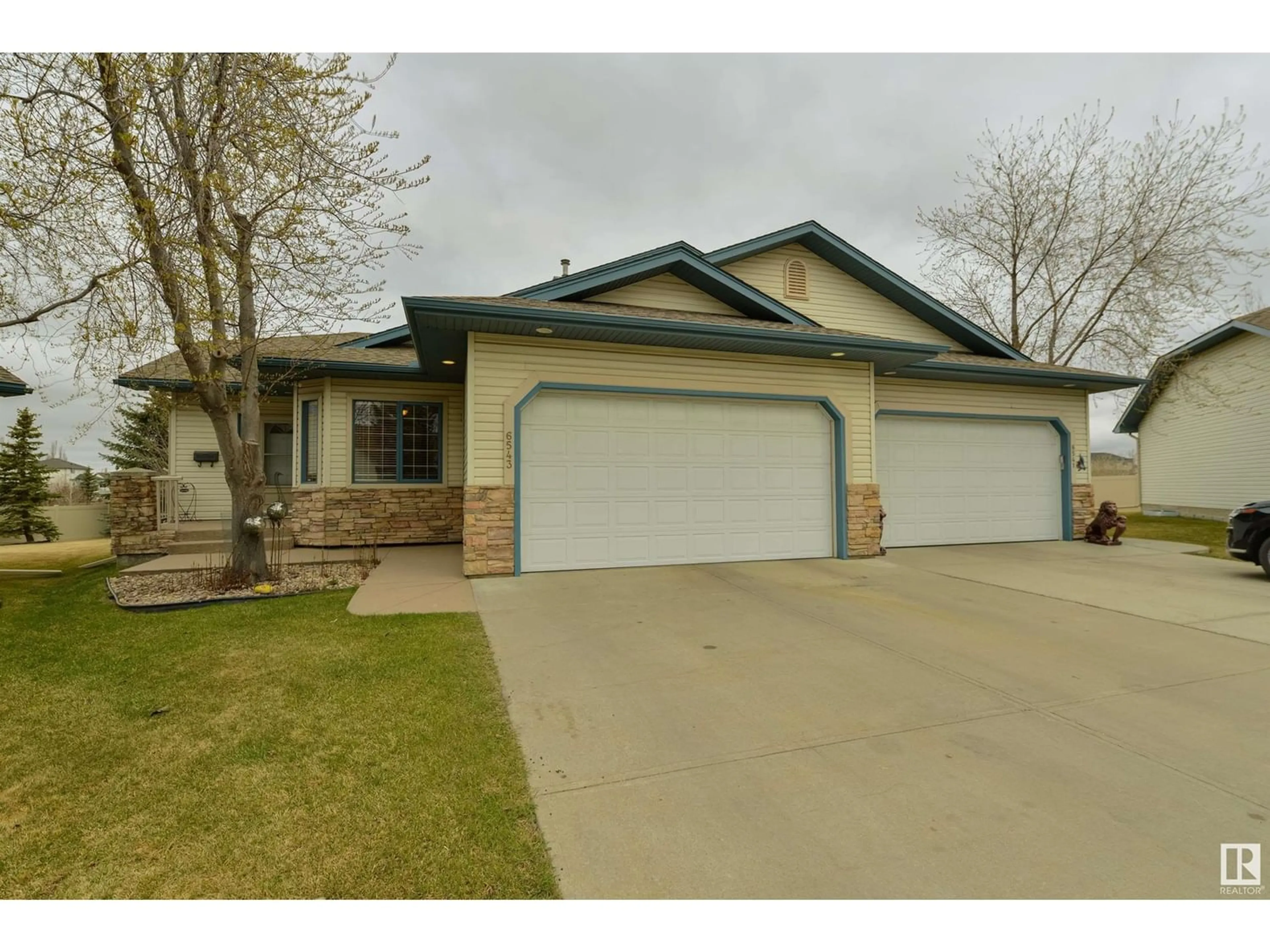 Frontside or backside of a home for 6543 199 ST NW, Edmonton Alberta T5T6N1