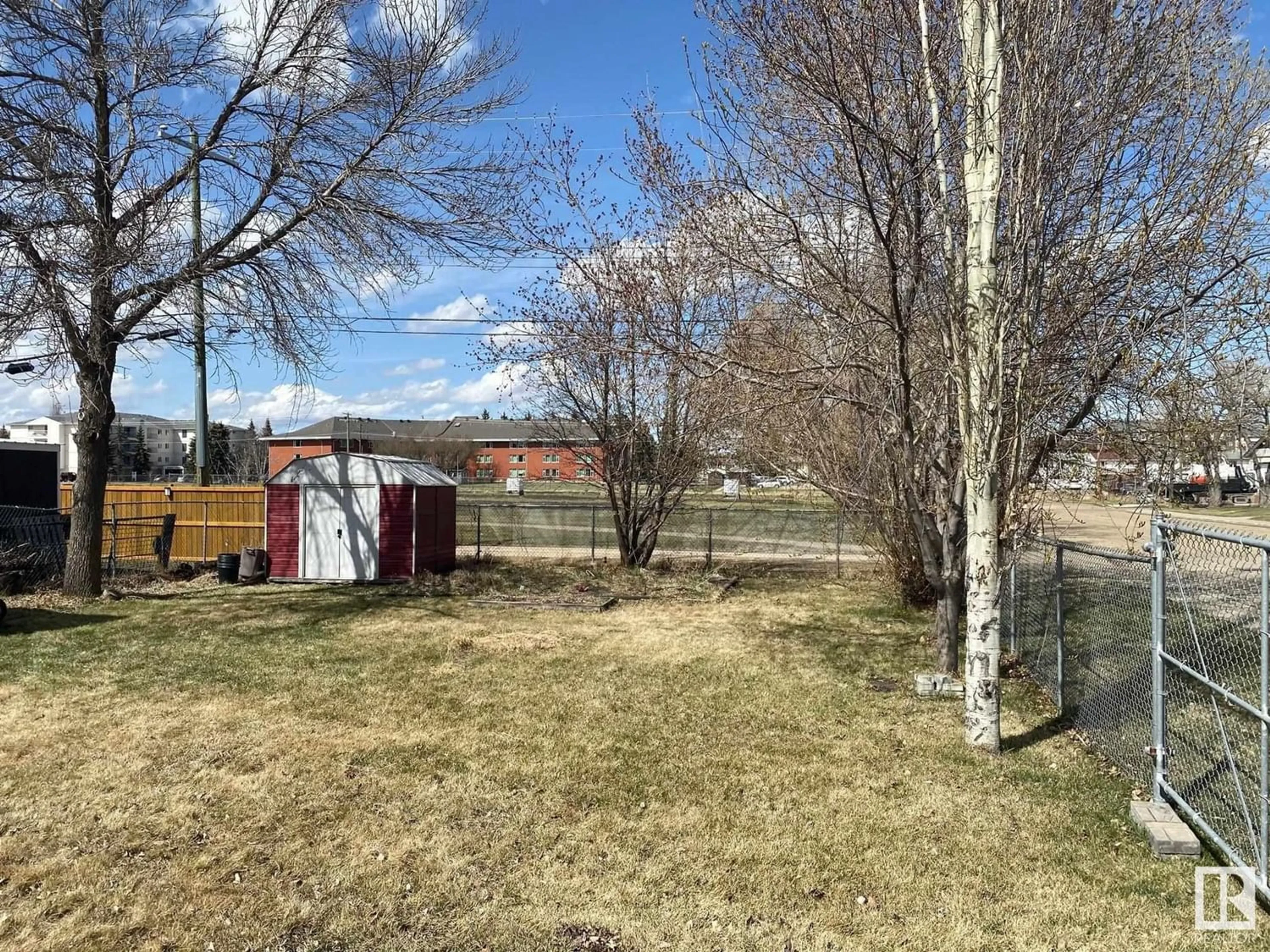 Fenced yard for 5202 52 AV, Wetaskiwin Alberta T9A0X5