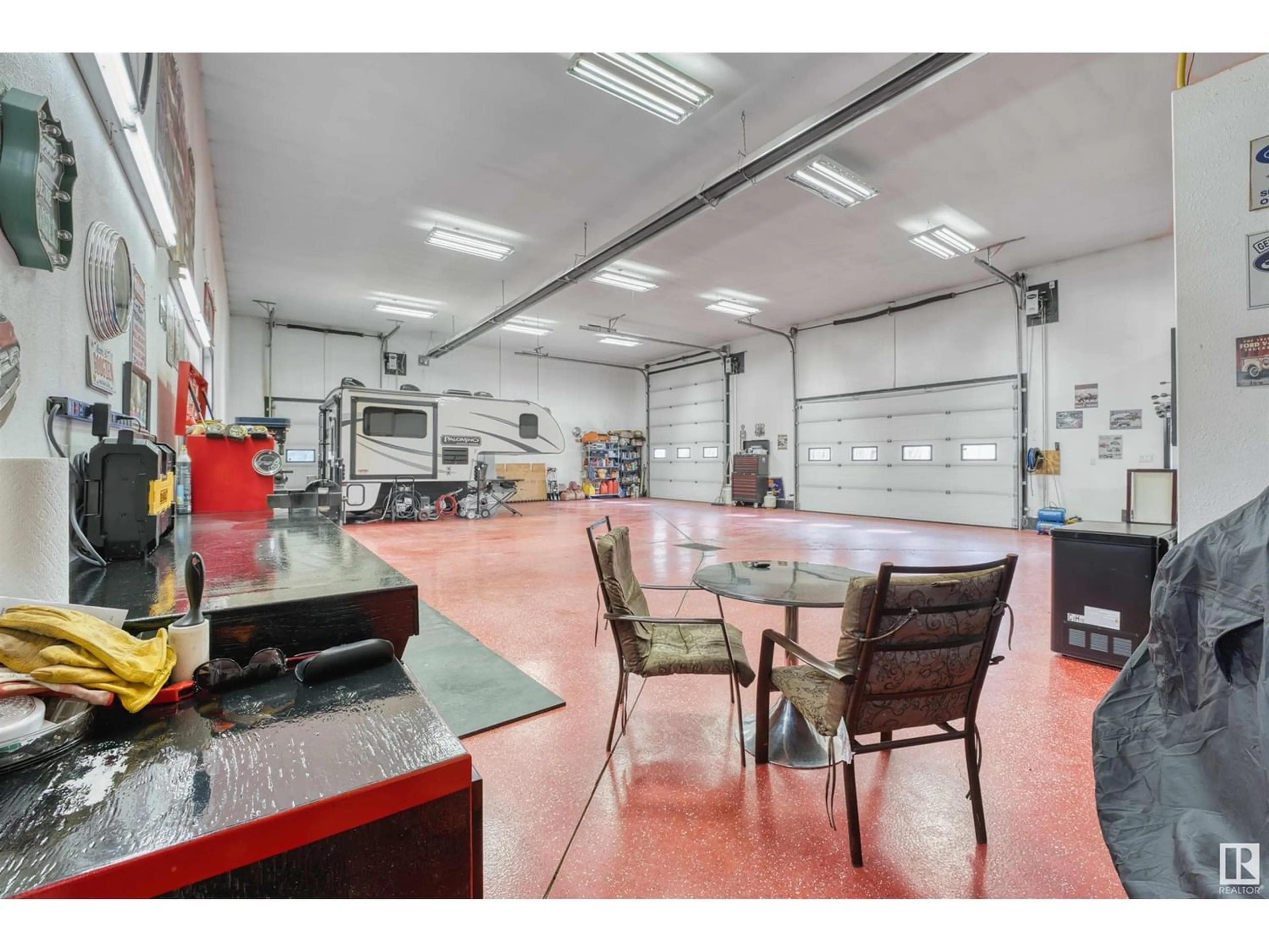 Indoor garage for 1 42022 TWP RD 614 RD, Rural Bonnyville M.D. Alberta T9M1P1