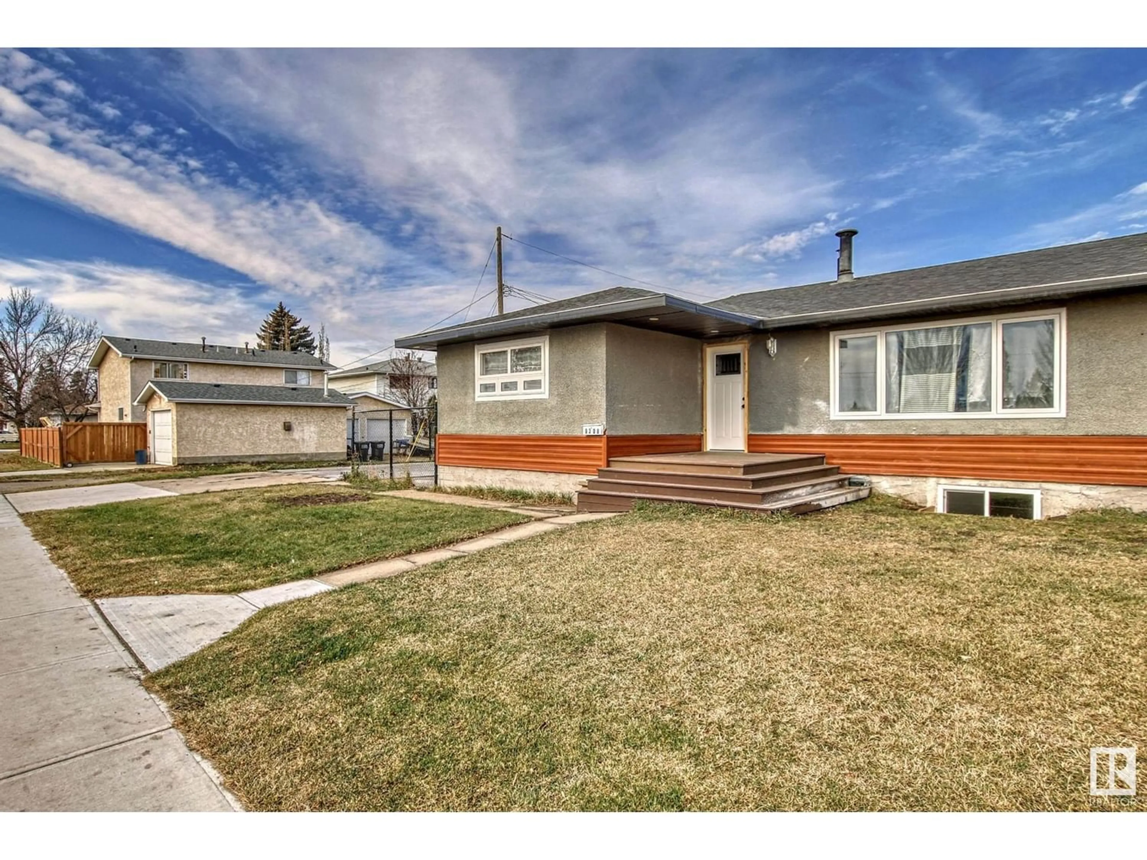 Frontside or backside of a home for 9304/08 127 AV NW, Edmonton Alberta T5E0B3