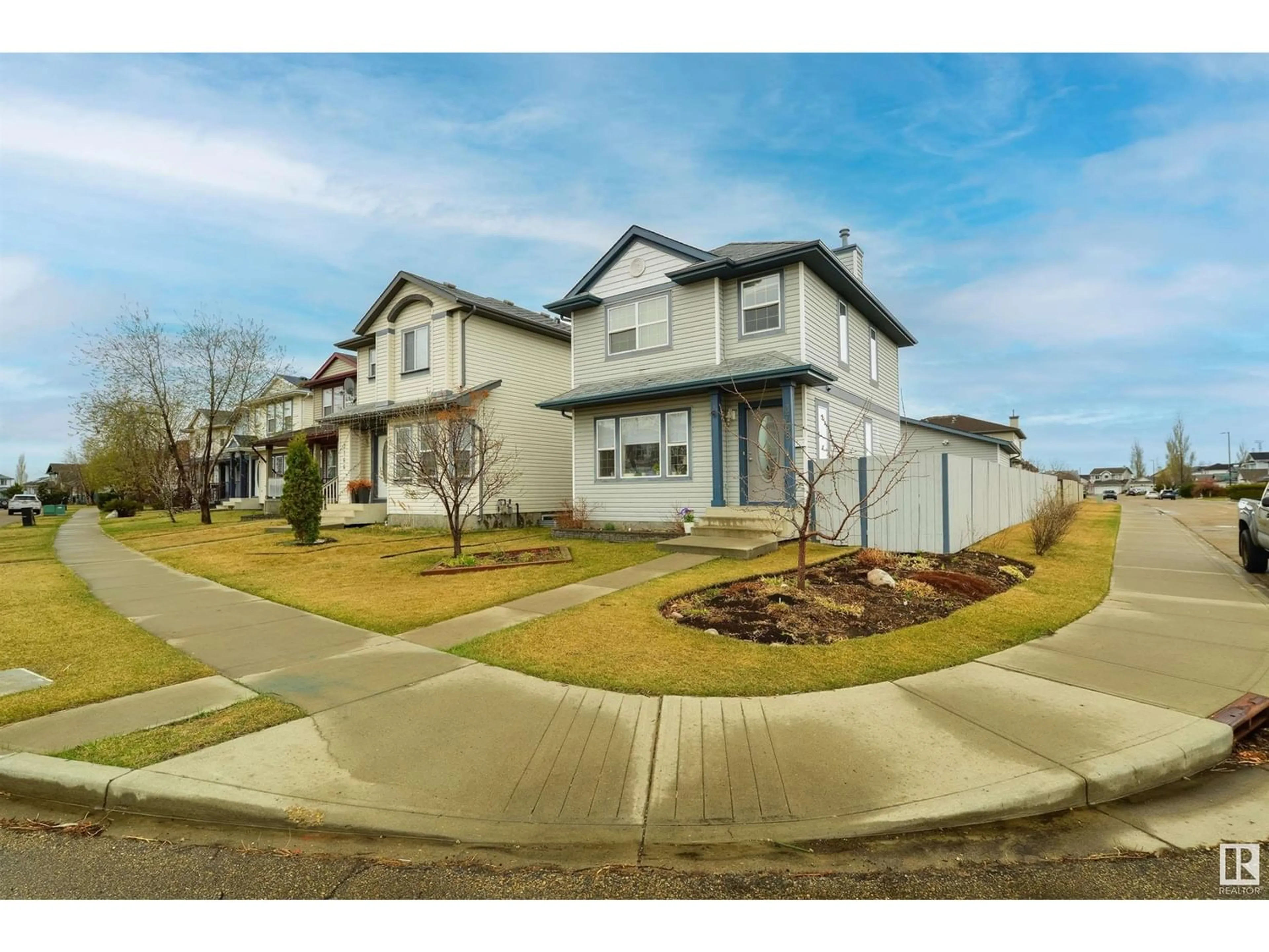 Frontside or backside of a home for 3768 20 ST NW, Edmonton Alberta T6T1R8