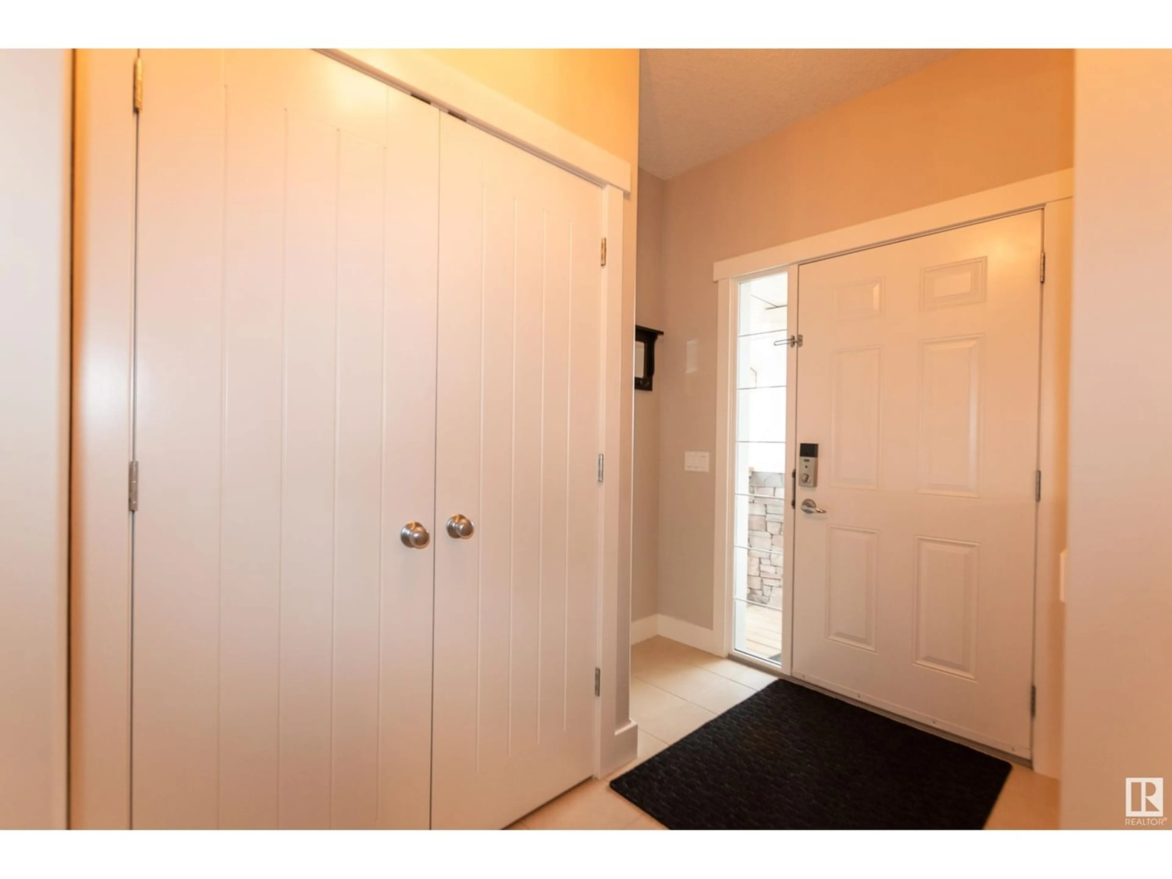 Indoor entryway for 10615 95 ST, Morinville Alberta T8R0A1