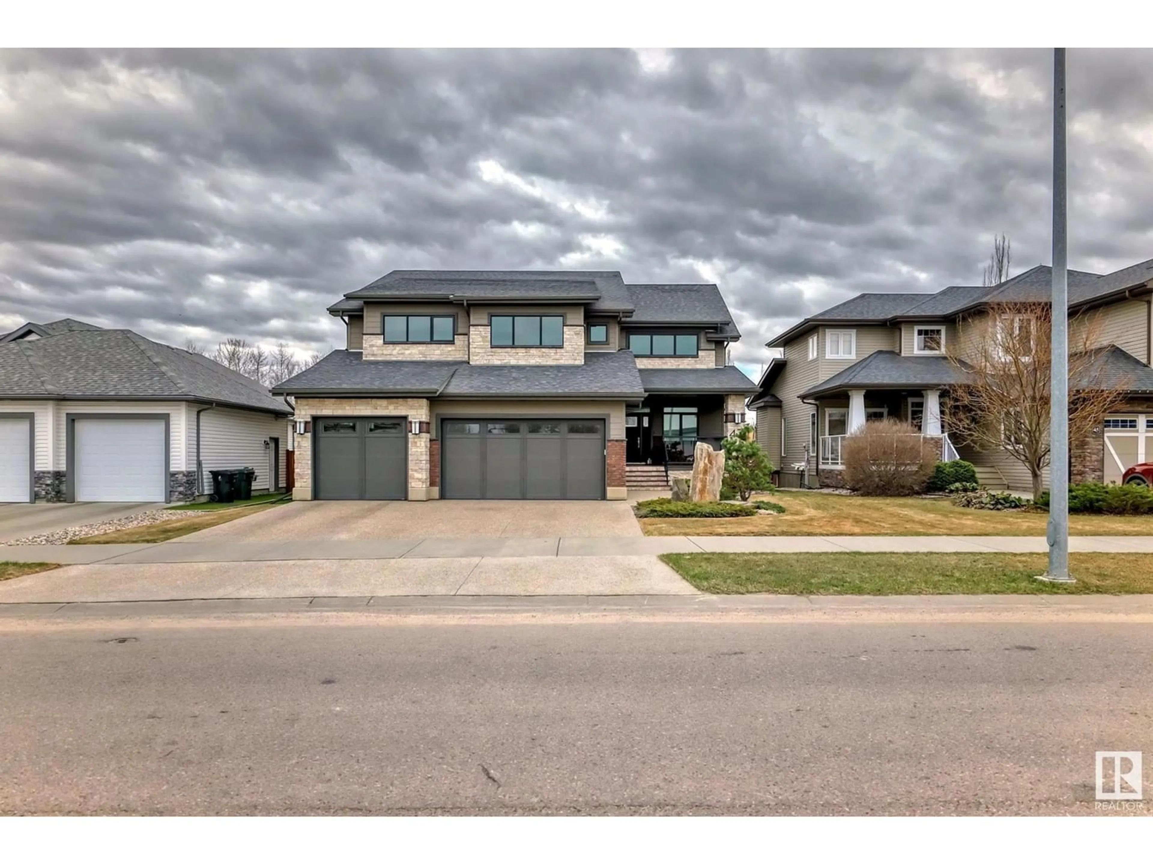 Frontside or backside of a home for 47 LONGVIEW DR, Spruce Grove Alberta T7X4R7