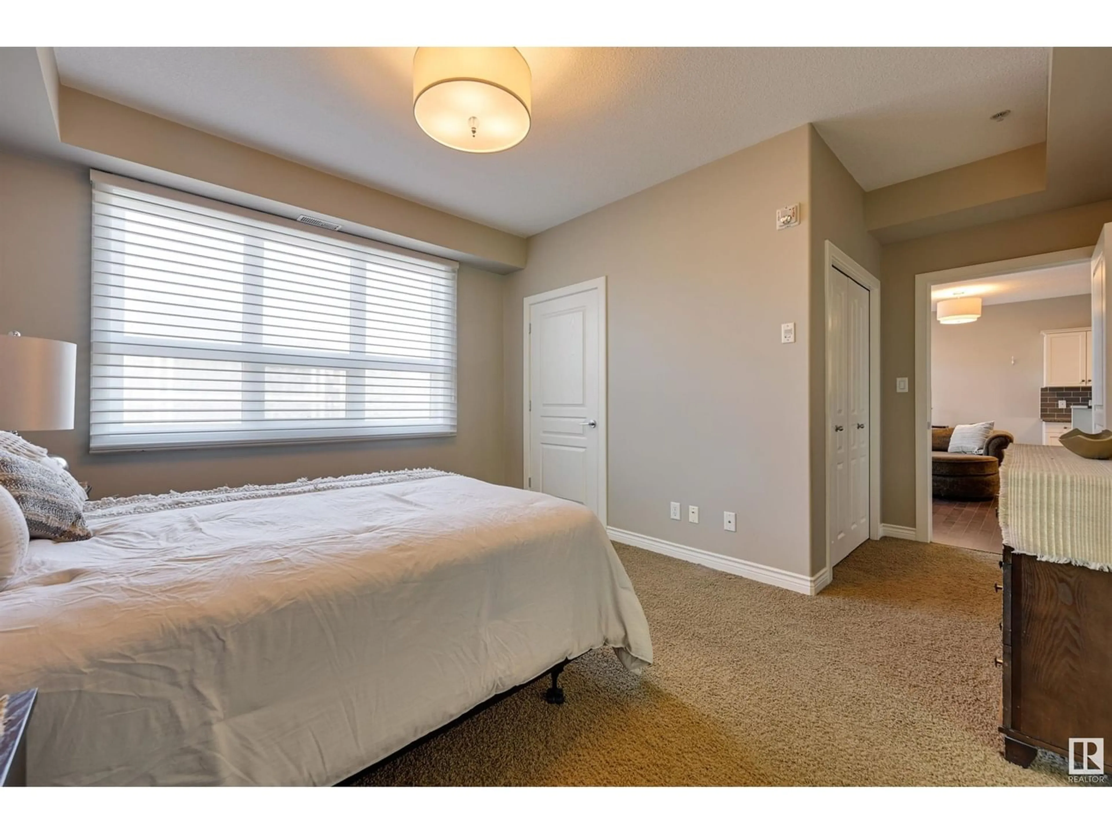 A pic of a room for #207 9603 98 AV NW, Edmonton Alberta T6C2E2
