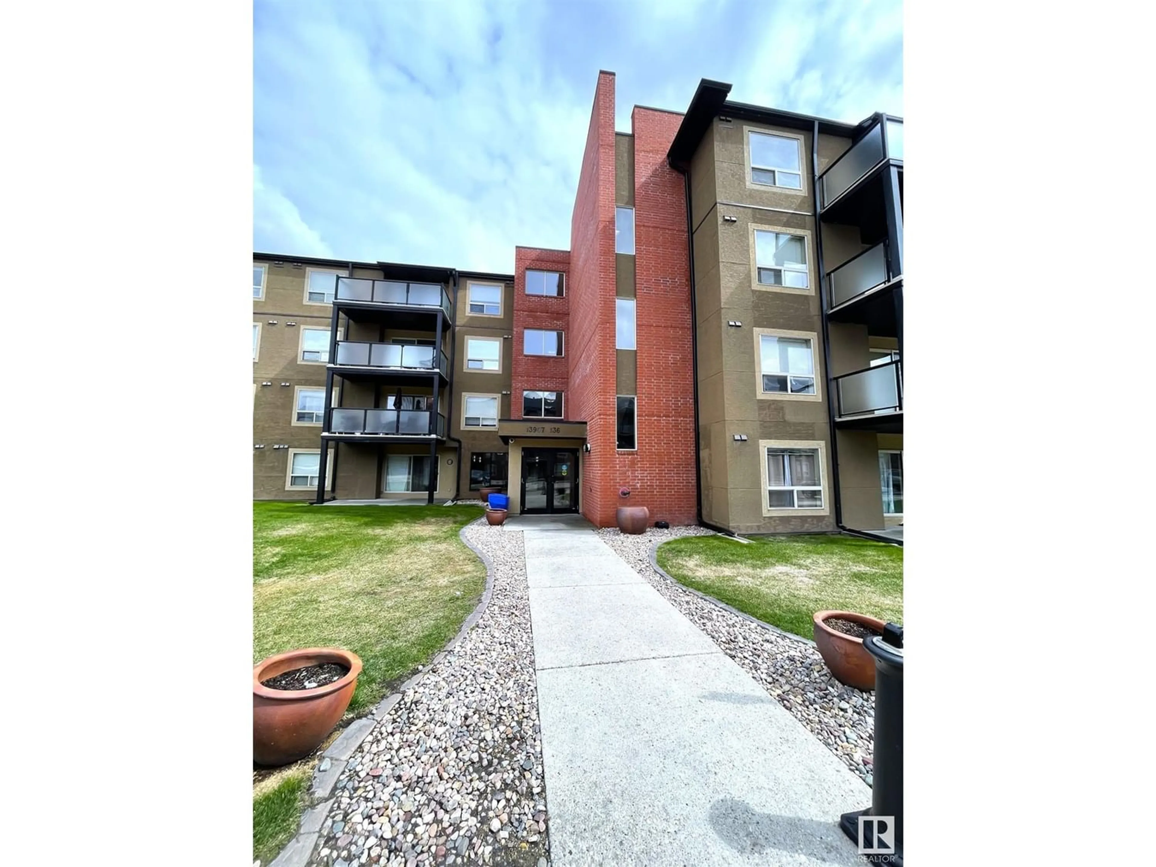 A pic from exterior of the house or condo for #103 13907 136 ST NW, Edmonton Alberta T5Z1Y4